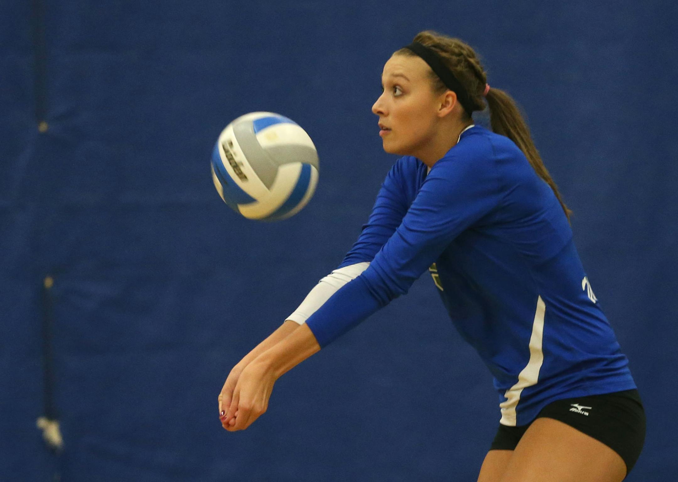 Eagan senior Taylr McNeil bumped the ball to set up for her teammate during a game against Prior Lake. (KYNDELL HARKNESS/STAR TRIBUNE)