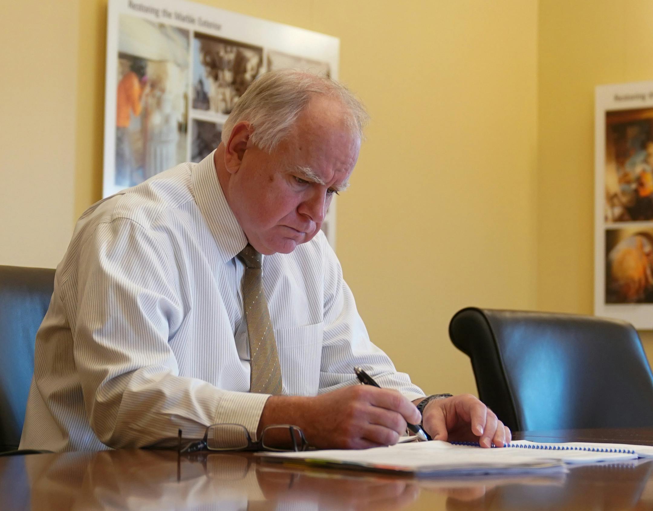 Gov.-elect Tim Walz studied the budget forecast in his transition office just before heading down to speak to the media ] GLEN STUBBE • glen.stubbe@startribune.com Thursday, December 6, 2018 Gov.-elect Tim Walz's vision for Minnesota would expand access to public health care, invest in education and improve roads and transit. Thursday's economic forecast will give him a sense of how much of that he might be able to achieve during his initial years in office and what financial challenges l