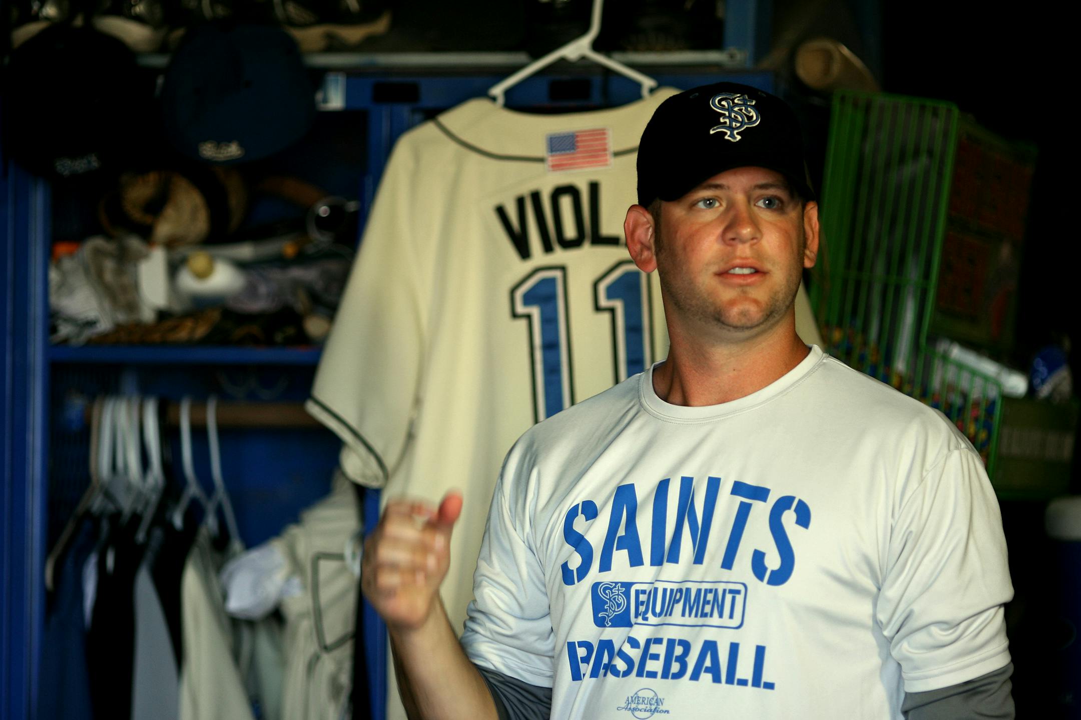 Frank Viola III, the son of former Twins World Series MVP Frank Viola, has been signed by the St. Paul Saints.