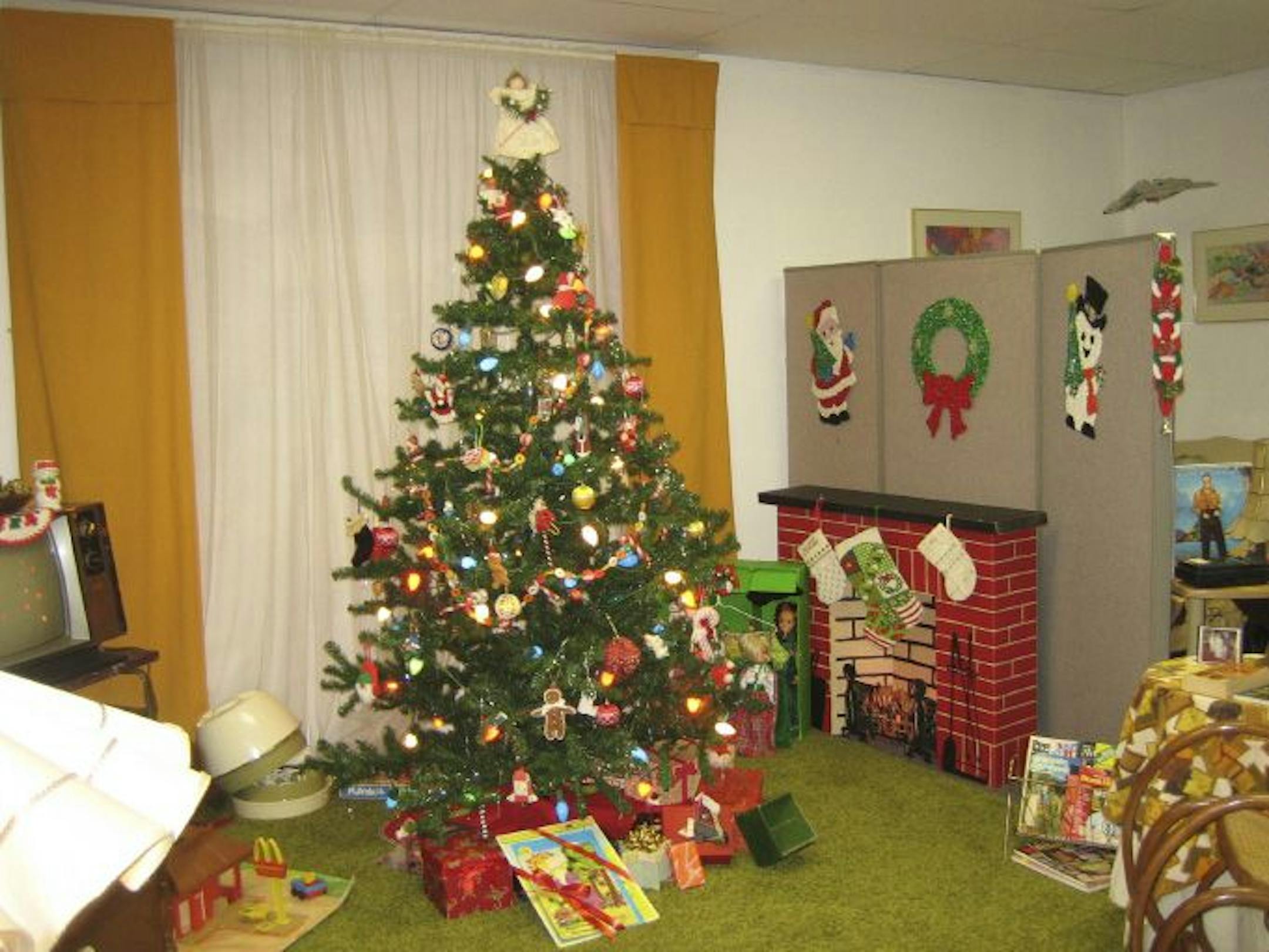Fridley History Center's "Christmas in the 1970s."