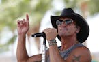 Country singer Tim McGraw before the first half an NFL football game between the Tampa Bay Buccaneers and the San Francisco 49ers, Sunday, Sept. 8, 20