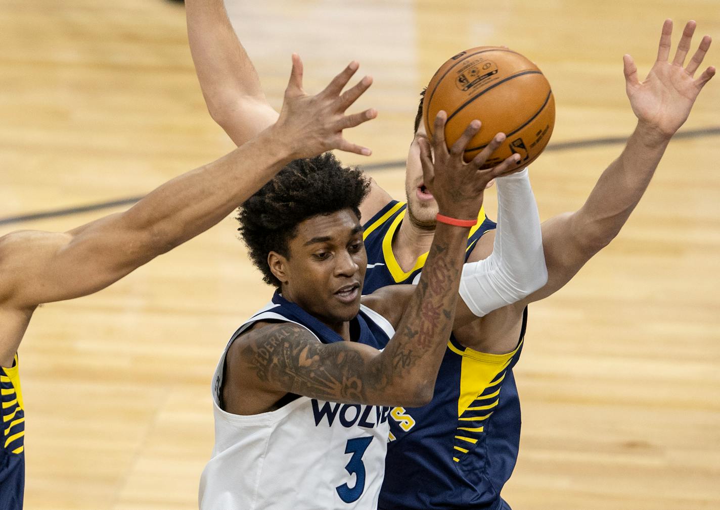 Minnesota Timberwolves Jaden McDaniels (3)