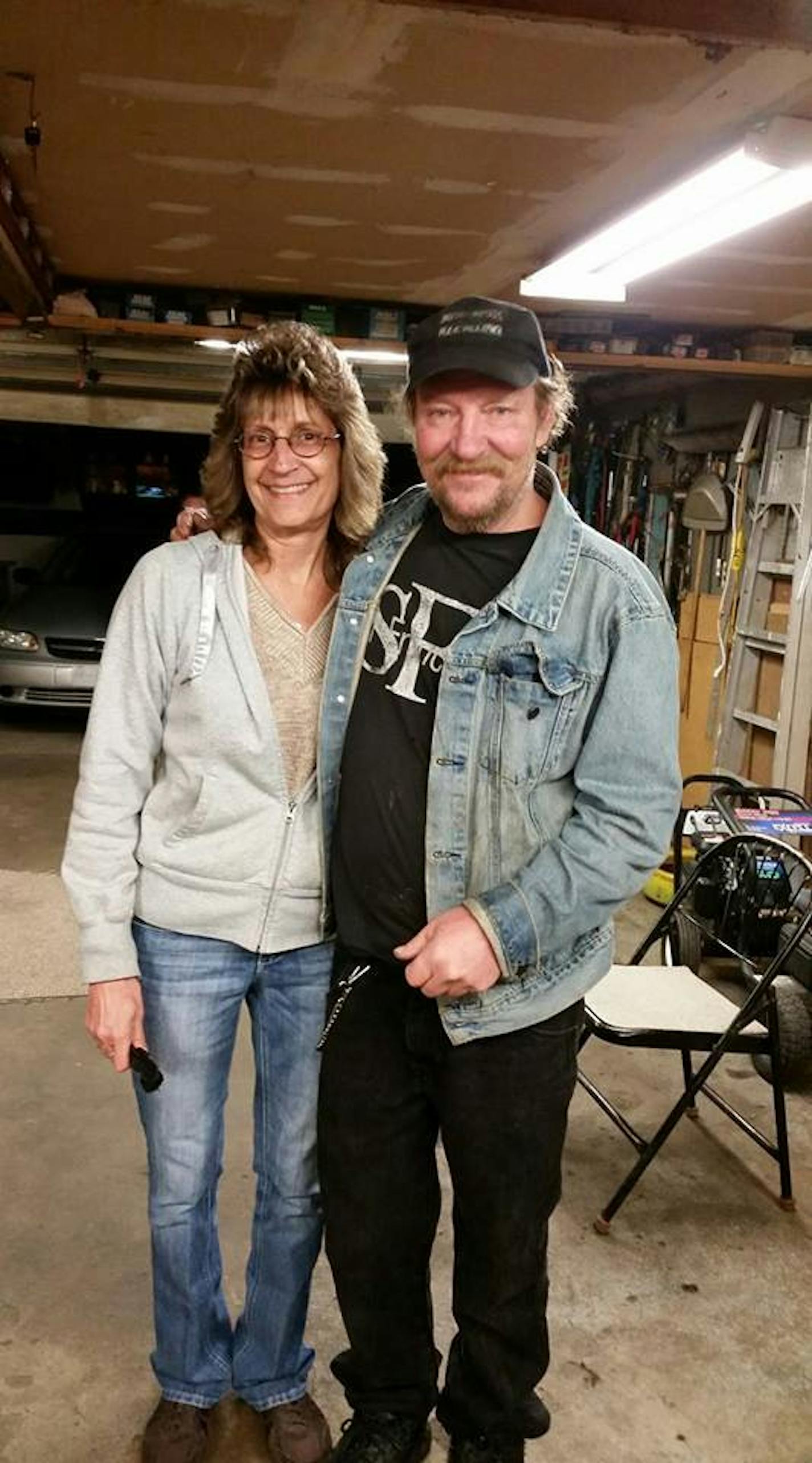 Dawn and Jerry Blomberg (Facebook) ORG XMIT: yVWLqhoA7FXSc2xekFYV