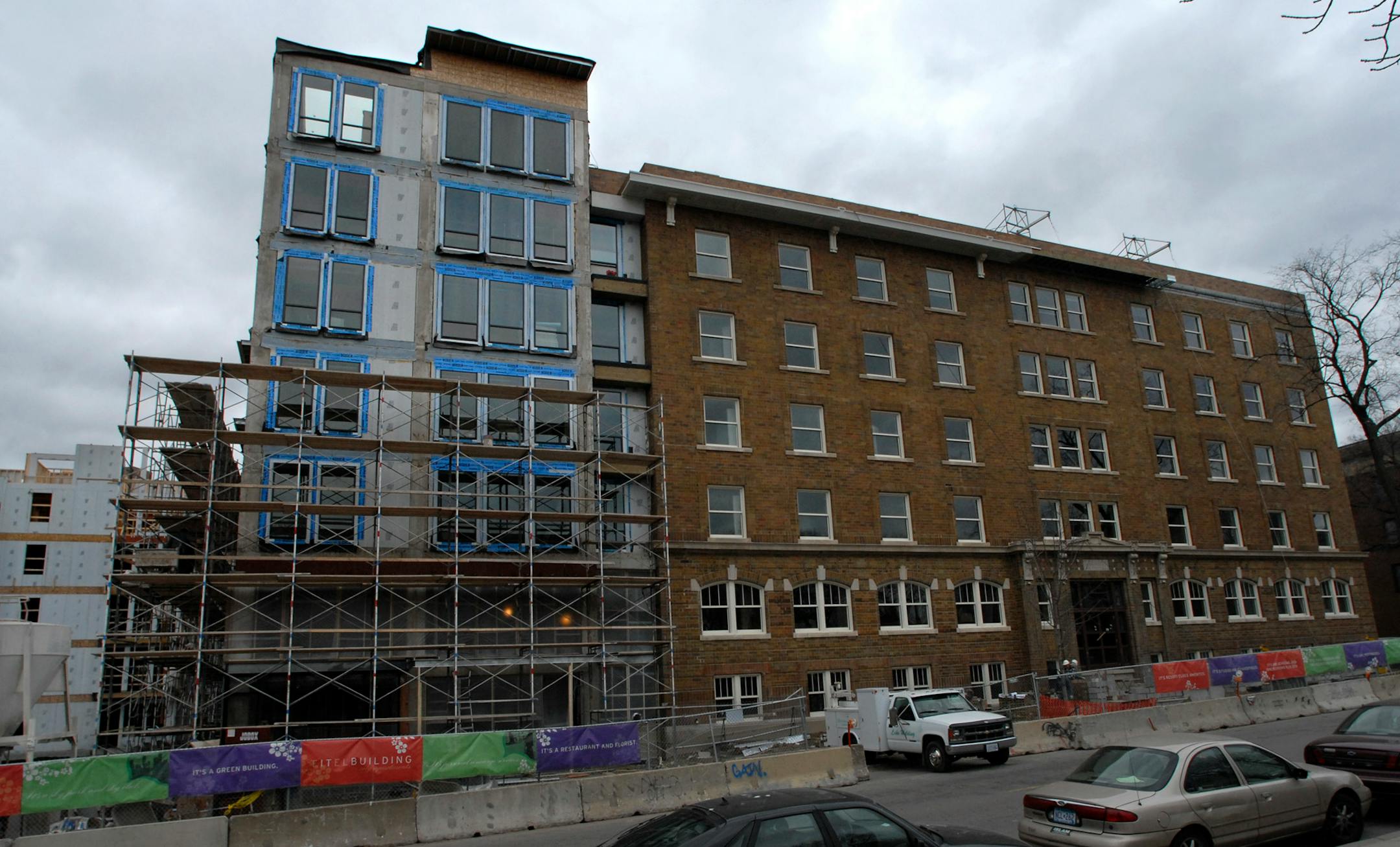 JOEY MCLEISTER � jmcleister@startribune.comMinneapolis,Mn.,Weds.,Nov. 14, 2007--The exterior of the Eitel Apartments on Loring Park.