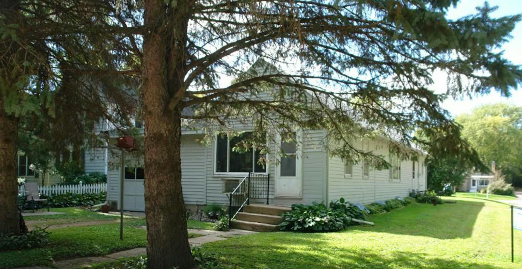 Orono
Built in 1900, this three-bedroom, one-bath house has 1,456 square feet and features two bedrooms on one level, eat-in kitchen, ful basement and one-car attached garage located close to Lake Minnetonka. Listed by Jeff Martineau, Coldwell Banker Burnet, 952-210-2626.