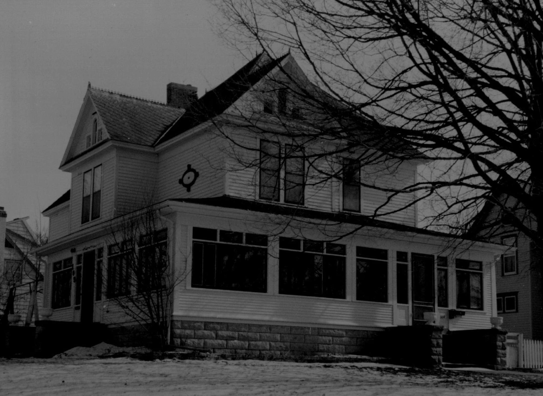 March 27, 1988 This large white house was the ‚Äúchocolate-colored‚Äù house of the Betsy-Tacy books. Marjorie Gerlach, who was the inspiration for Tib in the books, lived here. March 17, 1988 Gillespie Lewis, Minneapolis Star Tribune