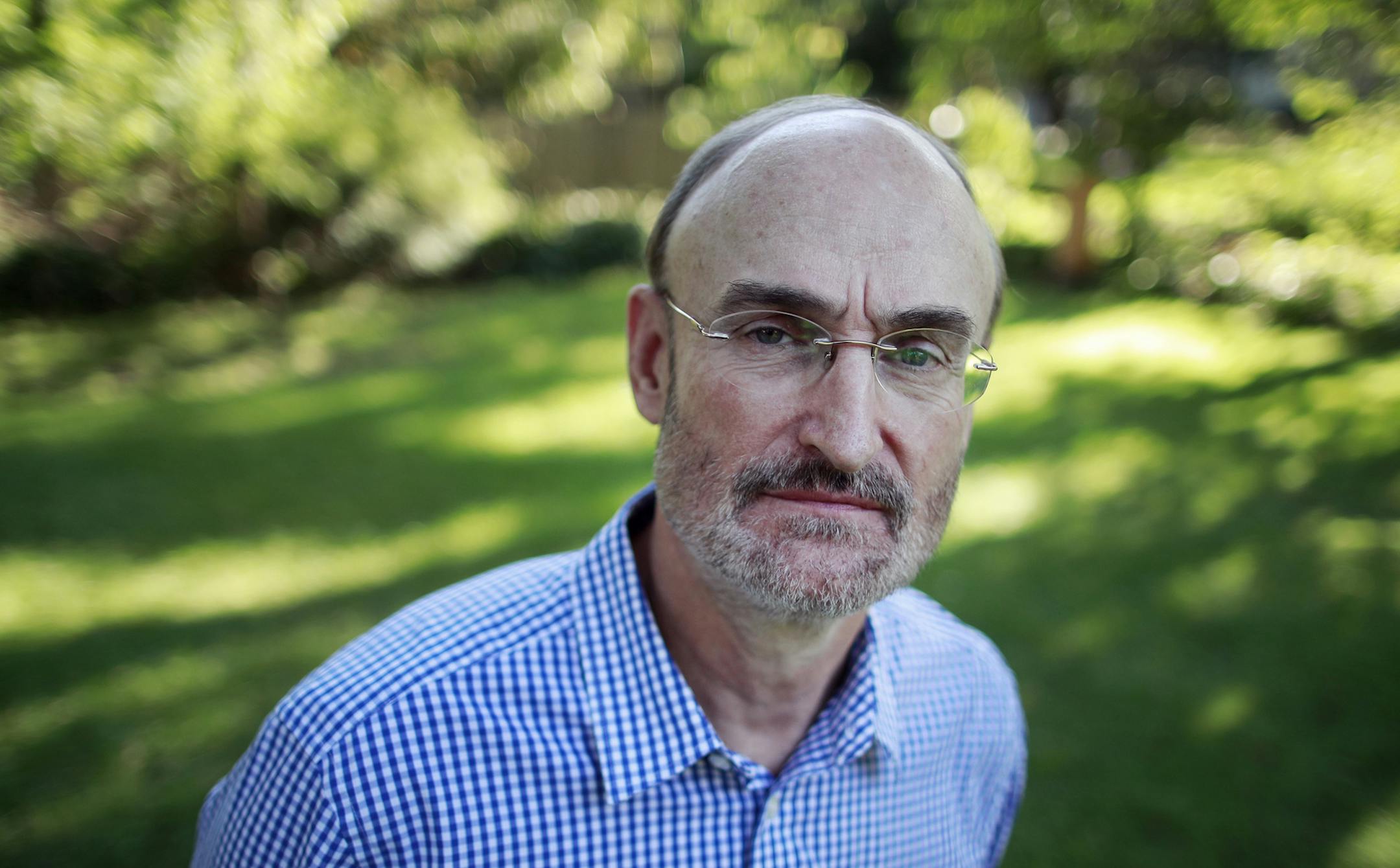 Dale Kleber, at his home in Hinsdale, Ill., on Sept. 11, 2018. He filed a lawsuit claiming age discrimination over a job ad that sought applicants with "no more than 7 years" of experience. (Nuccio DiNuzzo/Chicago Tribune/TNS)