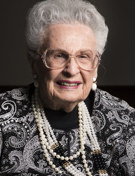 Elizabeth Whitbeck joined the Marines Women’s Reserve Corps in 1943, where she helped train pilots. After her discharge, she continued to volunteer.