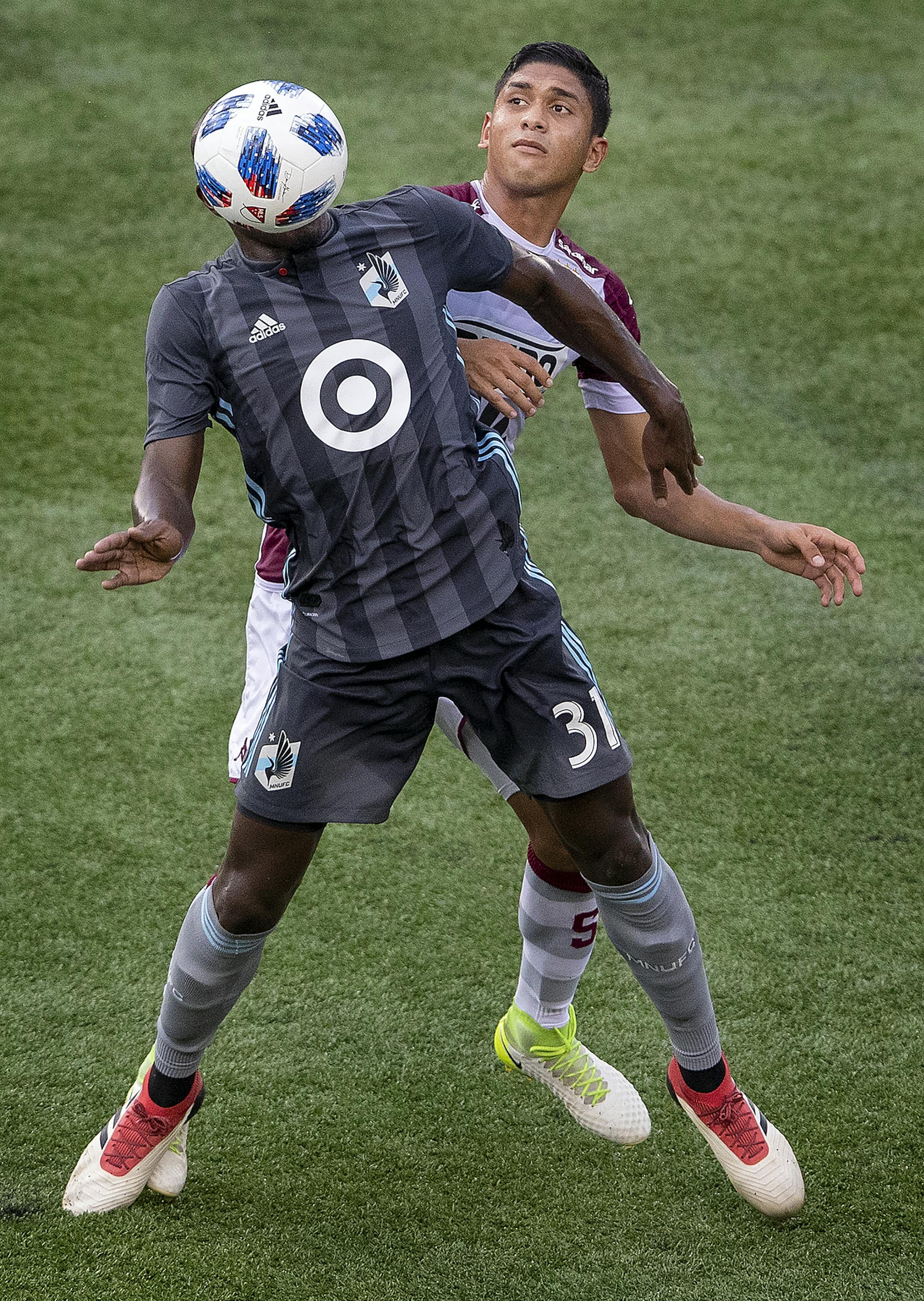 Maximiano (31) of Minnesota United and Christian Martinez of Deportivo Saprissa fought for the ball in the first half. ] CARLOS GONZALEZ ï cgonzalez@startribune.com ñ July 11, 2018, Minneapolis, MN, TCF Bank Stadium, MLS, friendly/exhibition, Soccer, Minnesota United FC vs. Deportivo Saprissa,