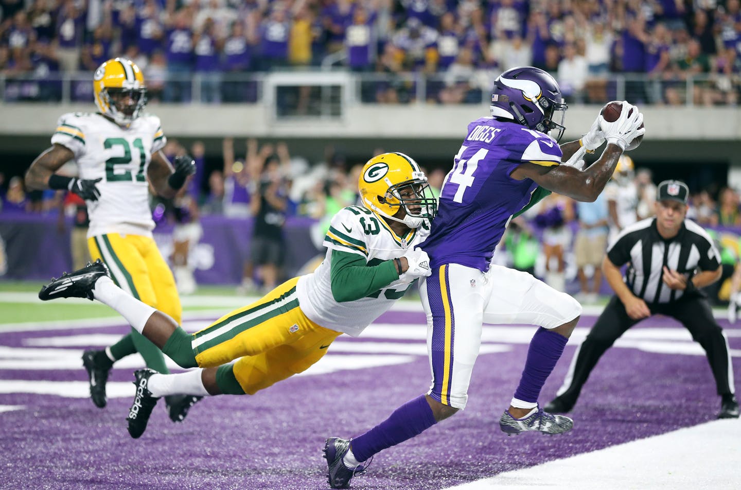 Vikings wide receiver Stefon Diggs scored over Packers cornerback Damarious Randall on a 27-yard pass in the third quarter.