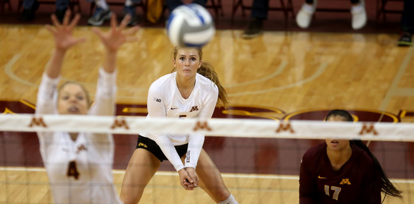 Alyssa Goehner prepared to defend during the first set.