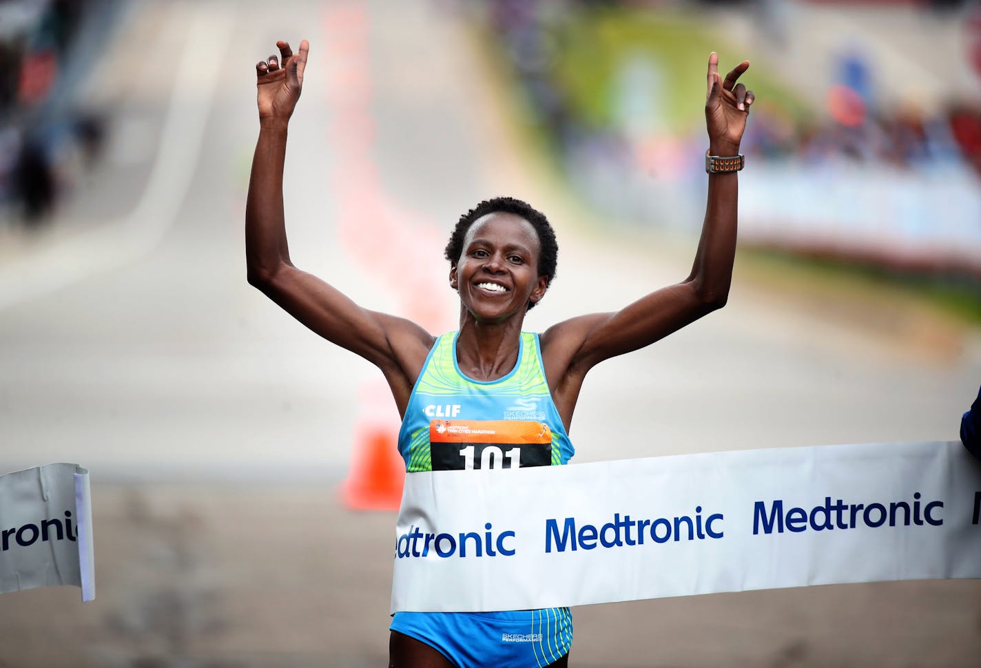 Jane Kibill won the women's division as she approached the finish line at the Capitol during theTwins Cities Marathon Sunday October 1,2017 in St. Paul, MN. ] JERRY HOLT &#xef; jerry.holt@startribune.com Jerry Holt