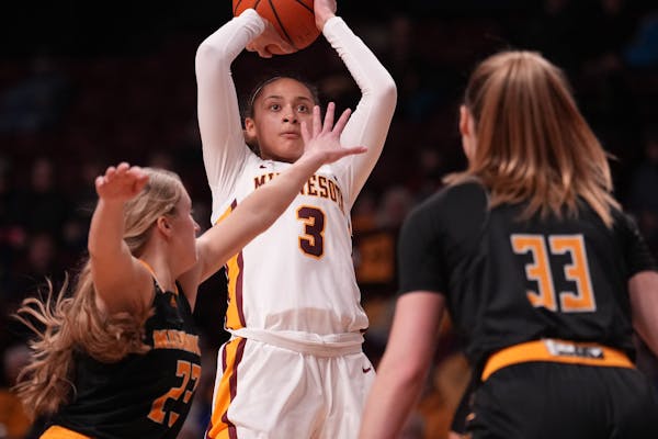 Battle wants to lead the Gophers — but first she had to fix her shot