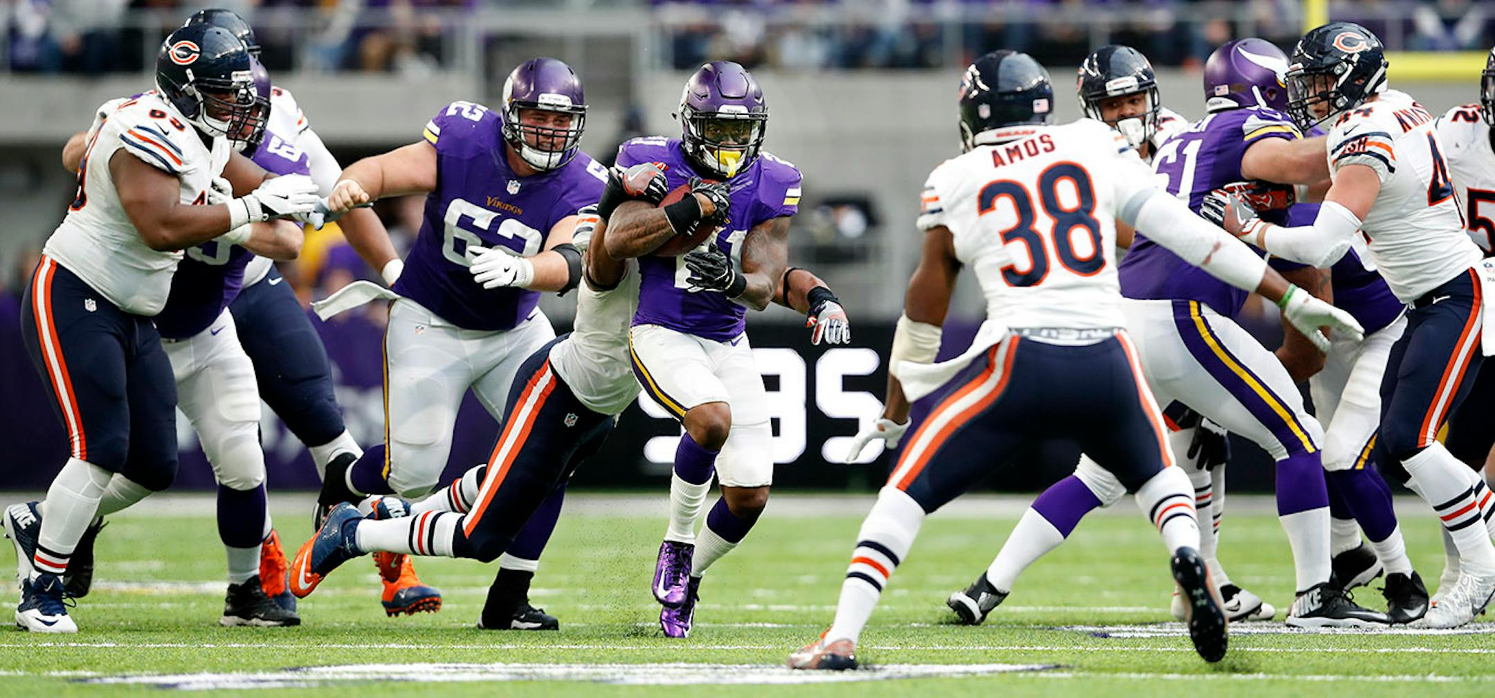 Jerick McKinnon (21) during a run in the third quarter.