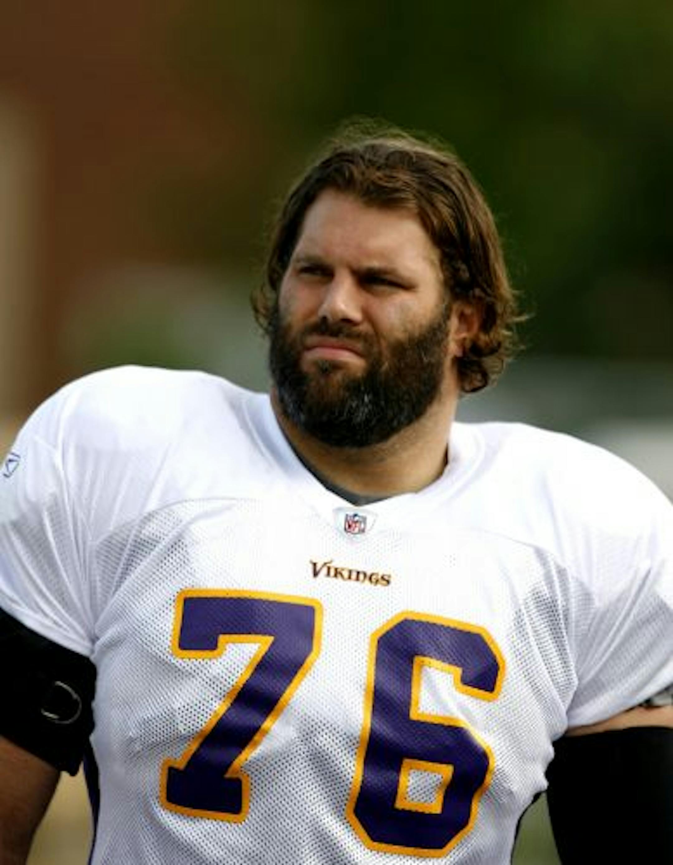 Vikings offensive guard Steve Hutchinson