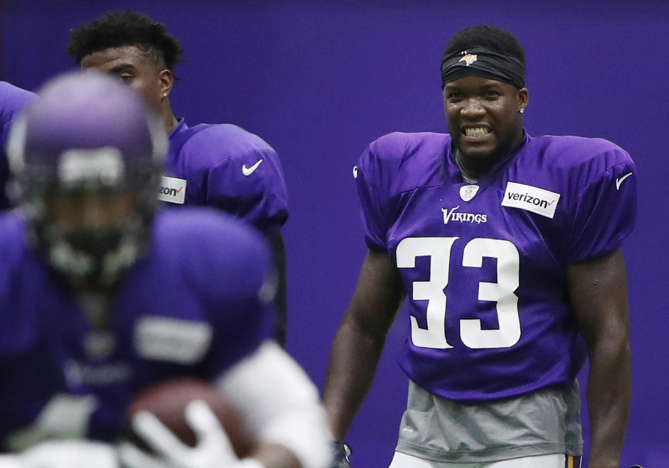 Vikings newly signed running back Ronnie Hillman #33 worked on drills Wednesday at Winter Park September 21, 2016 in Eden Prairie, MN. ] Jerry Holt / jerry. Holt@Startribune.com