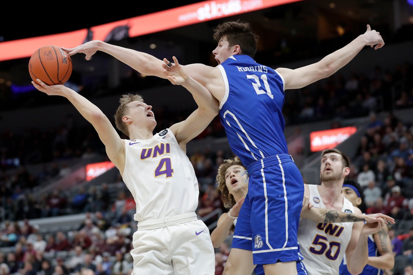 Richard Pitino found the big man he was looking for to replace Daniel Oturu with Drake 7-footer Liam Robbins (21) announcing his commitment Sunday to the Gophers men's basketball team.