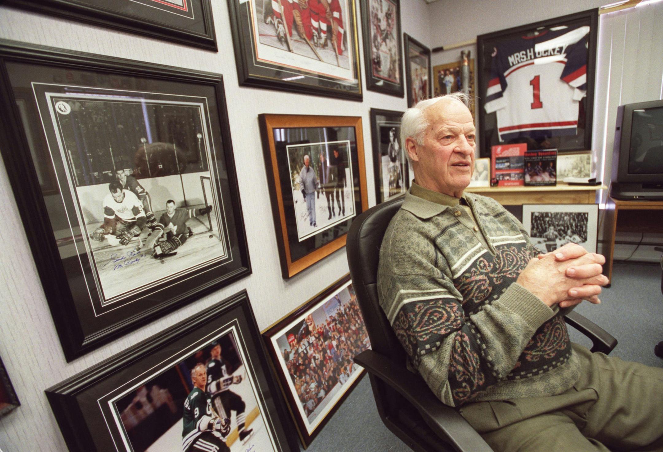 Former Red Wings star Gordie Howe poses for a portrait in his office on March 6, 2003 in Commerce Township, Mich. The hockey legend died on June 10, 2016. He was 88. (Susan Tusa/Detroit Free Press/TNS)