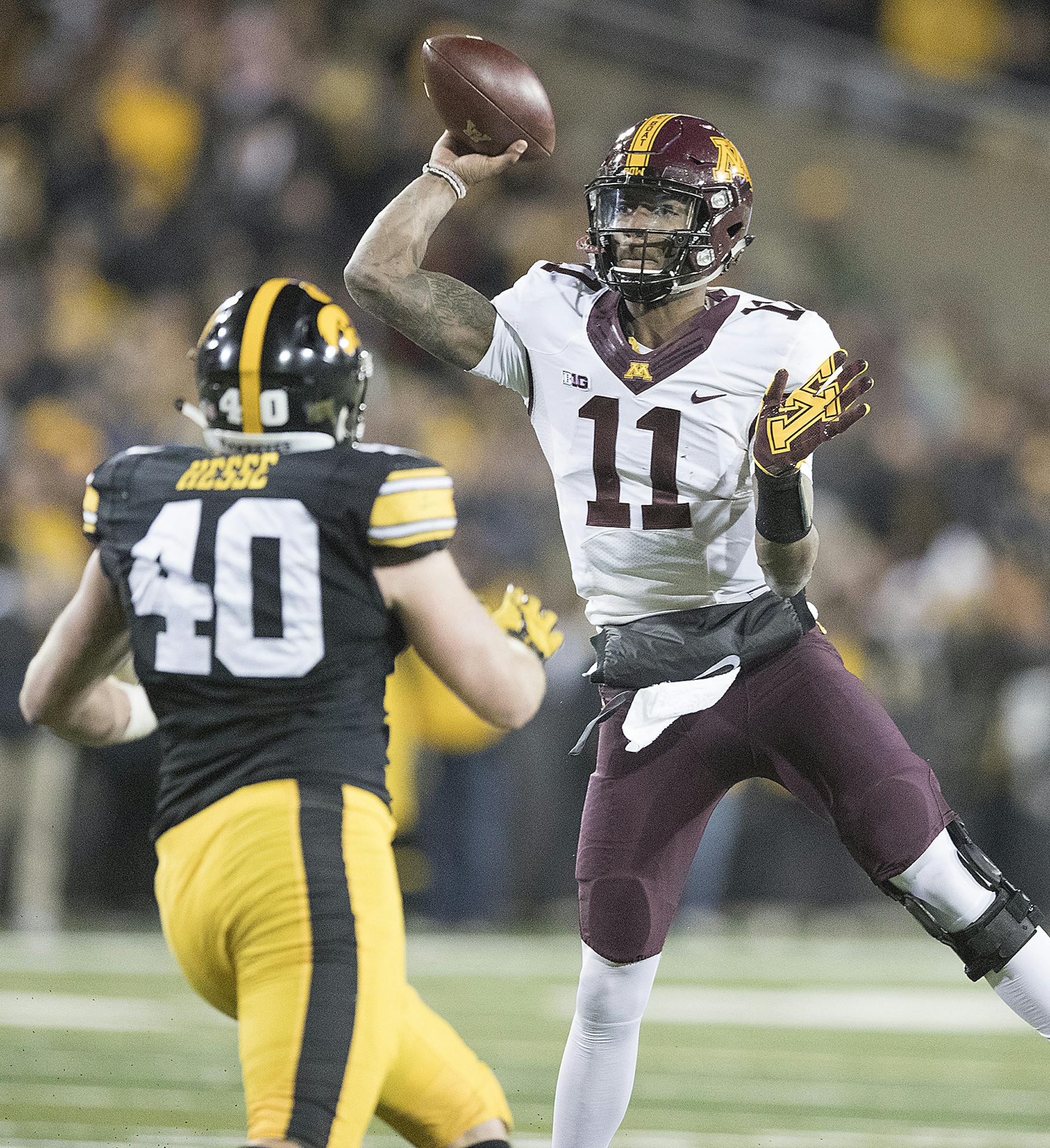 Minnesota's quarterback Demry Croft passed the ball near the end zone in the third quarter as Minnesota took on the Iowa Hawkeyes at Kinnick Stadium, Saturday, October 28, 2017 in Iowa City, IA. ] ELIZABETH FLORES ï liz.flores@startribune.com