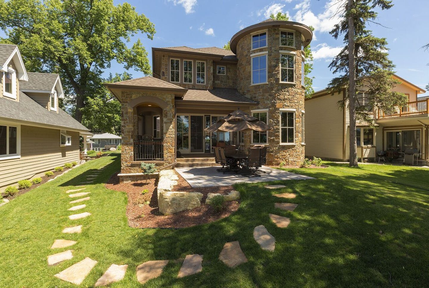 This Lake Minnetonka house in Mound replaced an older house that was torn down. Credit: Spacecrafting Photography and Swanson Homes.