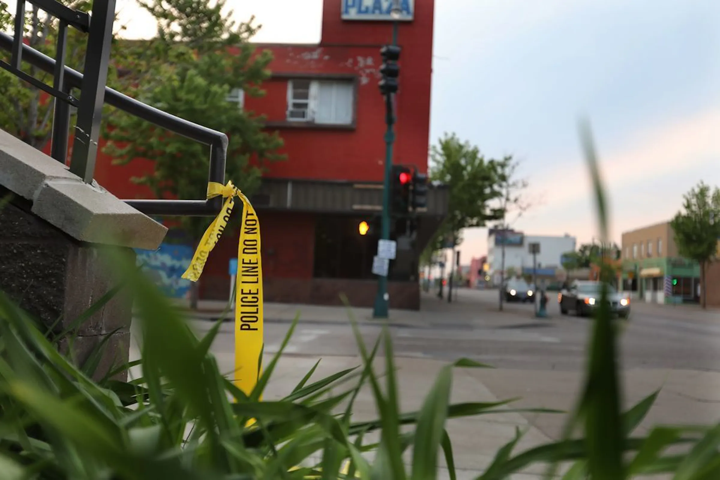 Man found dead on Lake Street sidewalk in south Minneapolis