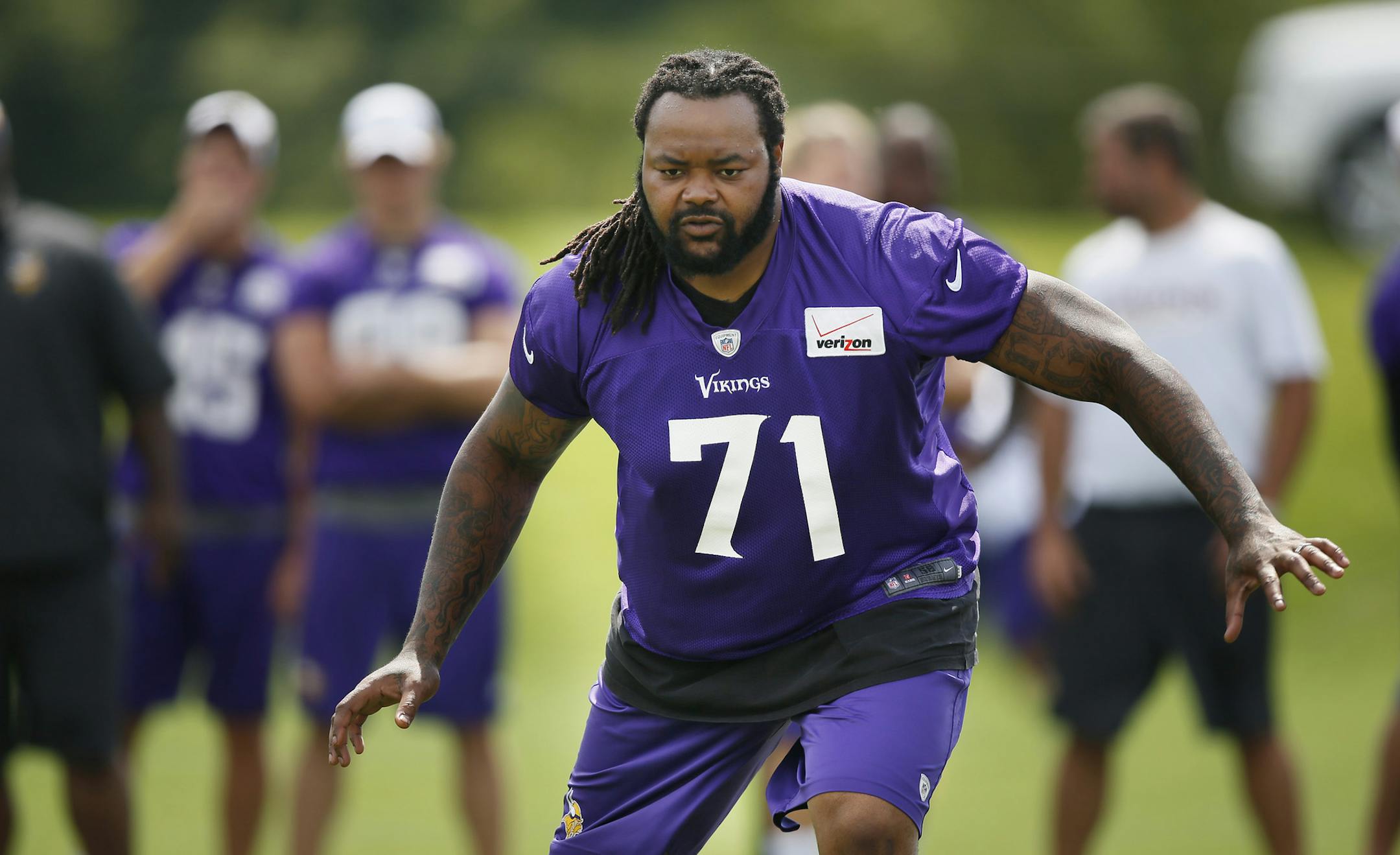 Phil Loadholt worked on line drills during Vikings practice at Minnesota State University Mankato Tuesday Aug 6 ,2013.] JERRY HOLT &#x201a;&#xc4;&#xa2; jerry.holt@startribune.com ORG XMIT: MIN1308061241347475