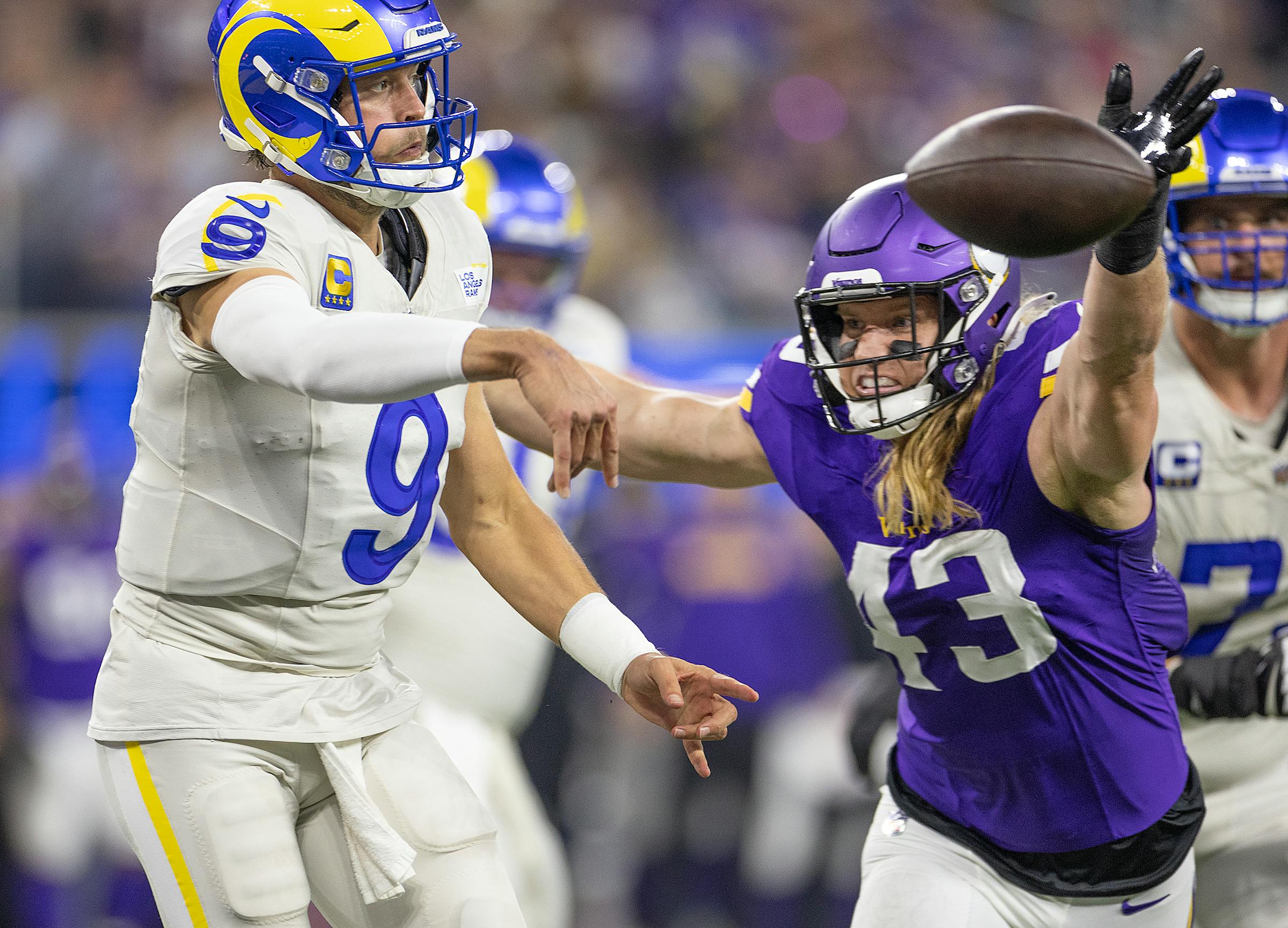 Los Angeles Rams open strong, face little resistance from Minnesota Vikings