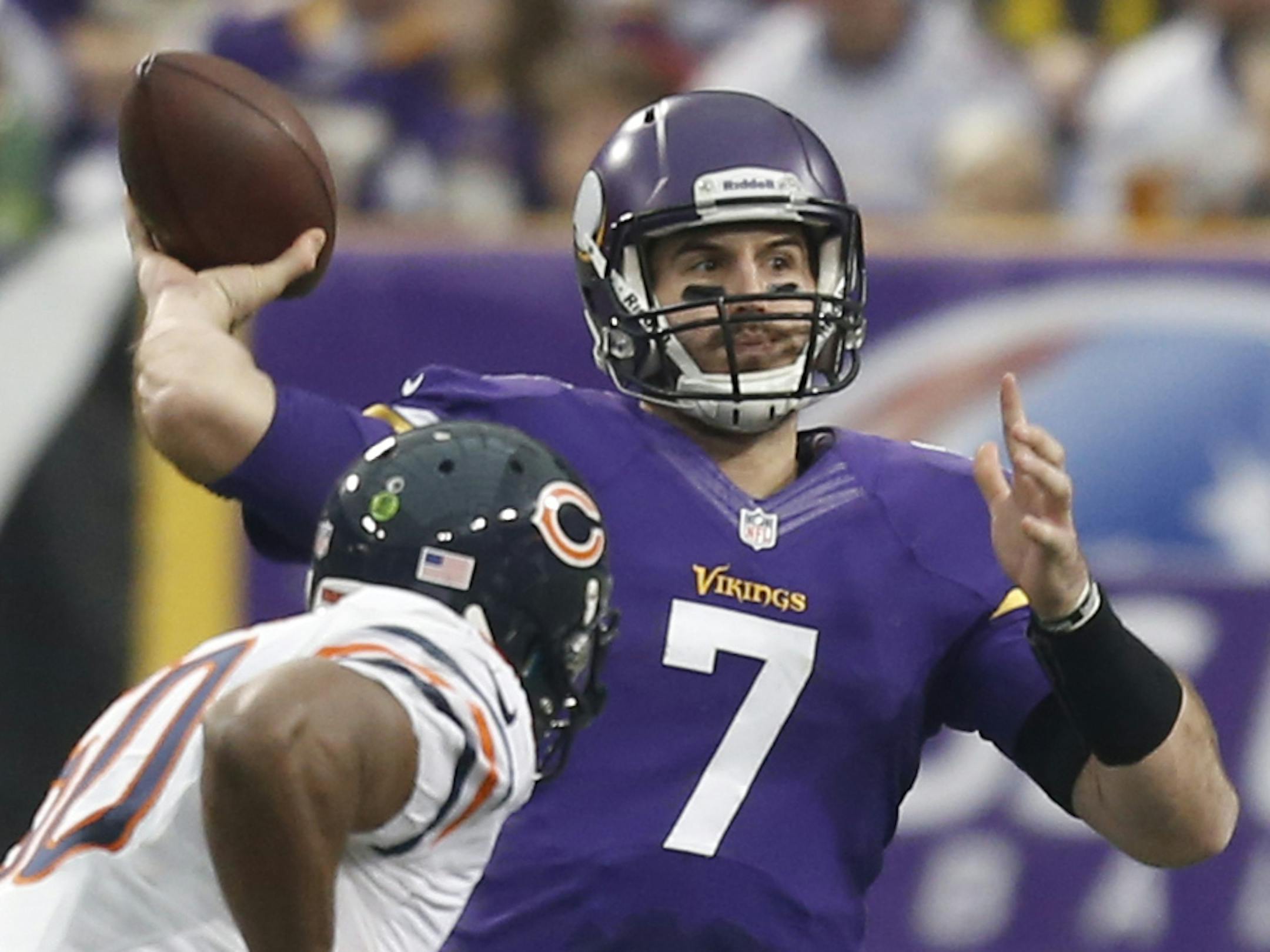 Chicago Bears outside linebacker James Anderson (50) pressured Vikings quarterback Christian Ponder (7) on a pass in the second quarter. ] MCKENNA EWEN &#xb7; mckenna.ewen@startribune.com Minnesota Vikings and Chicago Bears - Mall of America Field in Minneapolis, Minn. - 12/01/2013