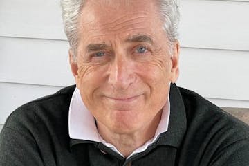 photograph of author James Traub