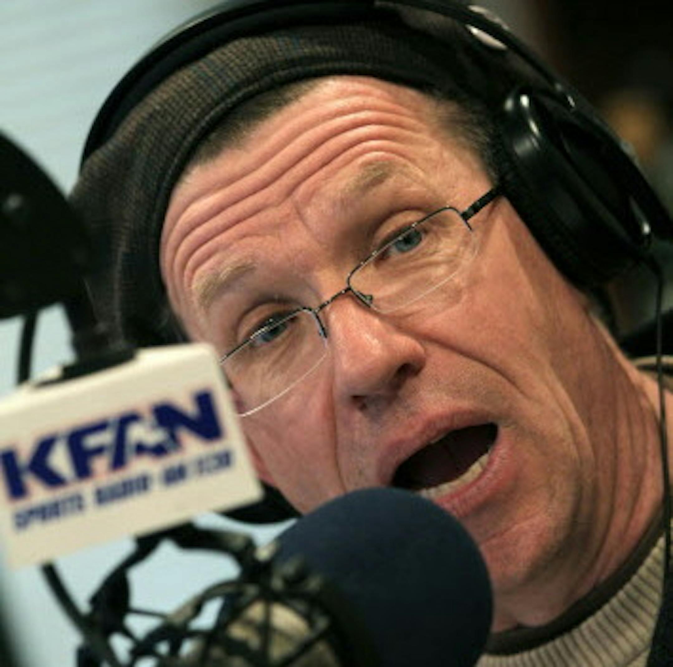 BRUCE BISPING &#x2022; bbisping@startribune.com St. Louis Park, MN., Thursday, 5/5/11] Dan Cole, KFAN sports radio personality.