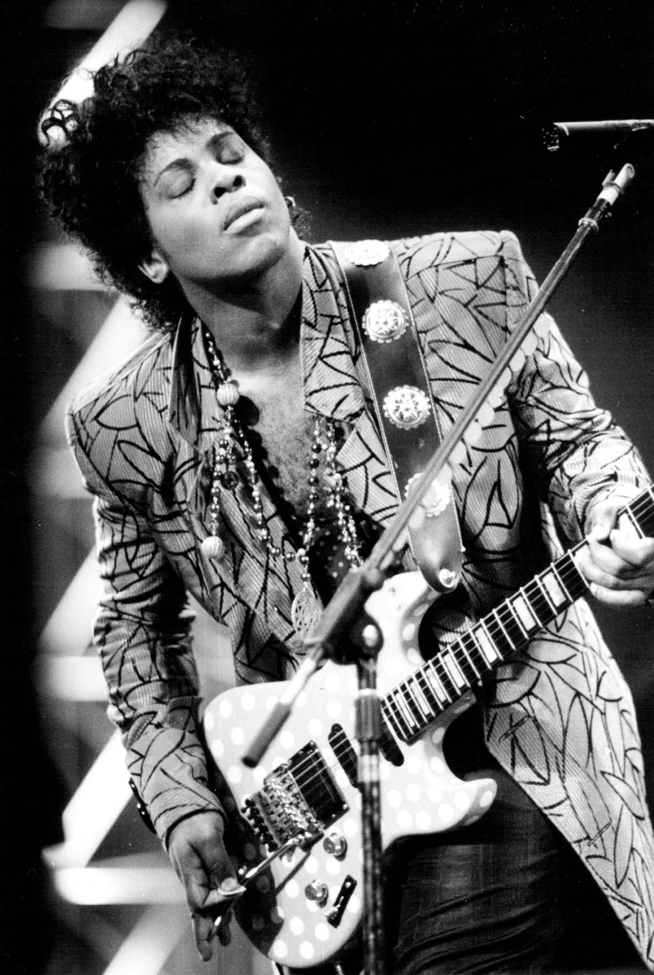 July 23, 1993 Critic's choice/Nightlife - Twin Cities musician Jesse Johnson has had his ups and downs. Former guitarist for the Time and a solo artist who made three admirable albums for A&M Records in the 1980s, Johnson (shown in a 1988 photo) has been missing from the music scene for the past few years. He did make headlines in 1991 in a domestic dispute. Now he&#xed;s back in the musical wars with his new power trio. Always an exceptional and under appreciated guitarist who plays rock, funk