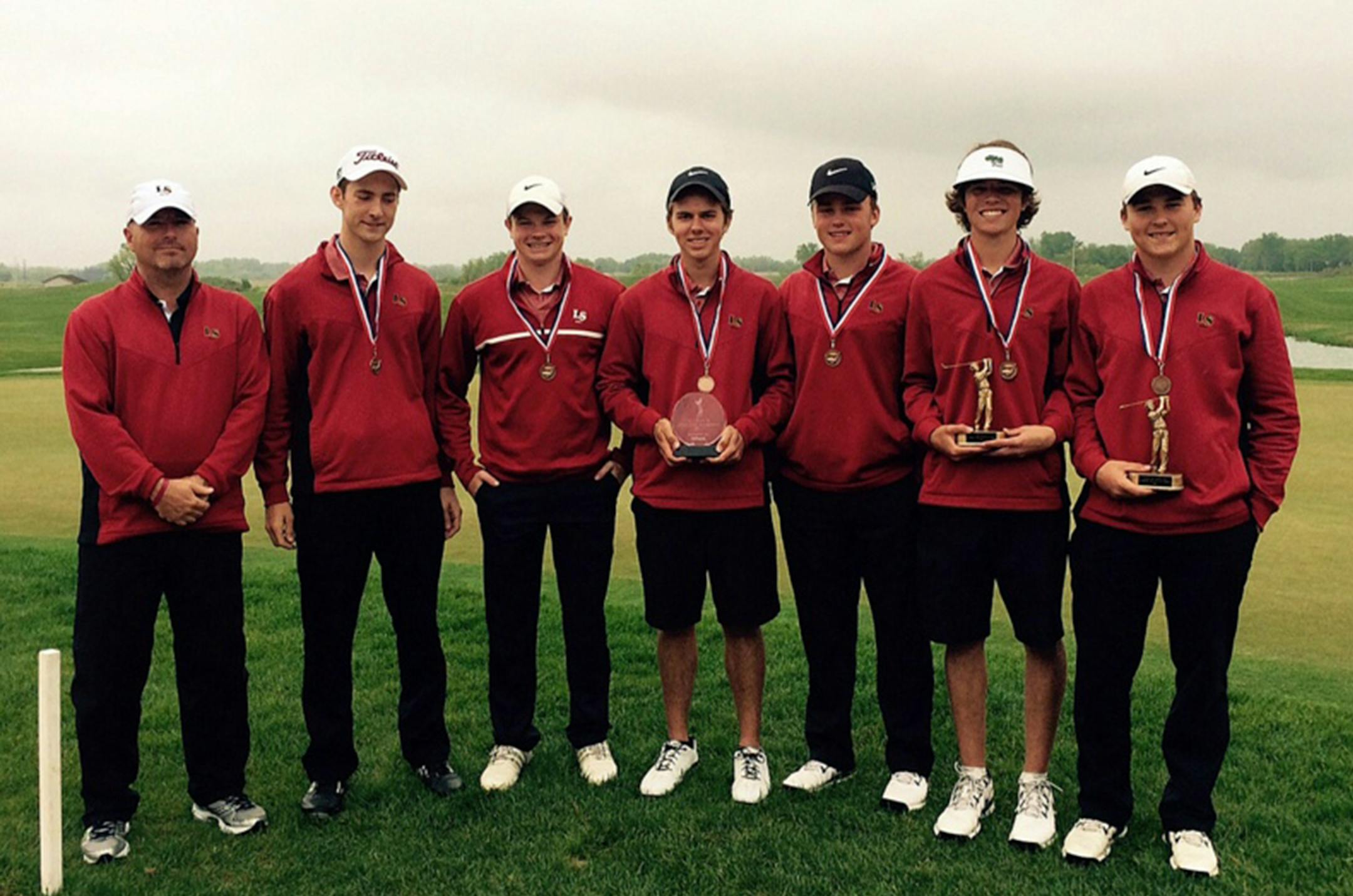 Photo by Sara Rasinski Lakeville South coach Bill Schommer, Dane Kuhr, Tanner Sperling, Max Redetzke, William Moore, Trey Sheehan, Noah Rasinski (First place Albert Lea Invitational, Medalists: Noah Rasinski and Trey Sheehan)