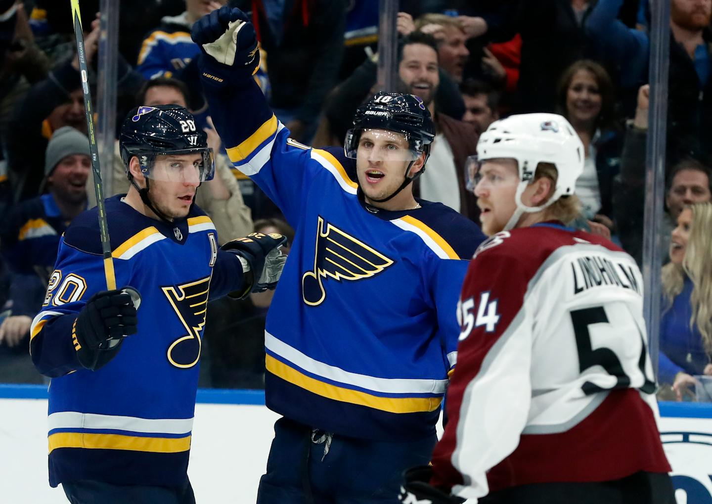 Brayden Schenn (center)