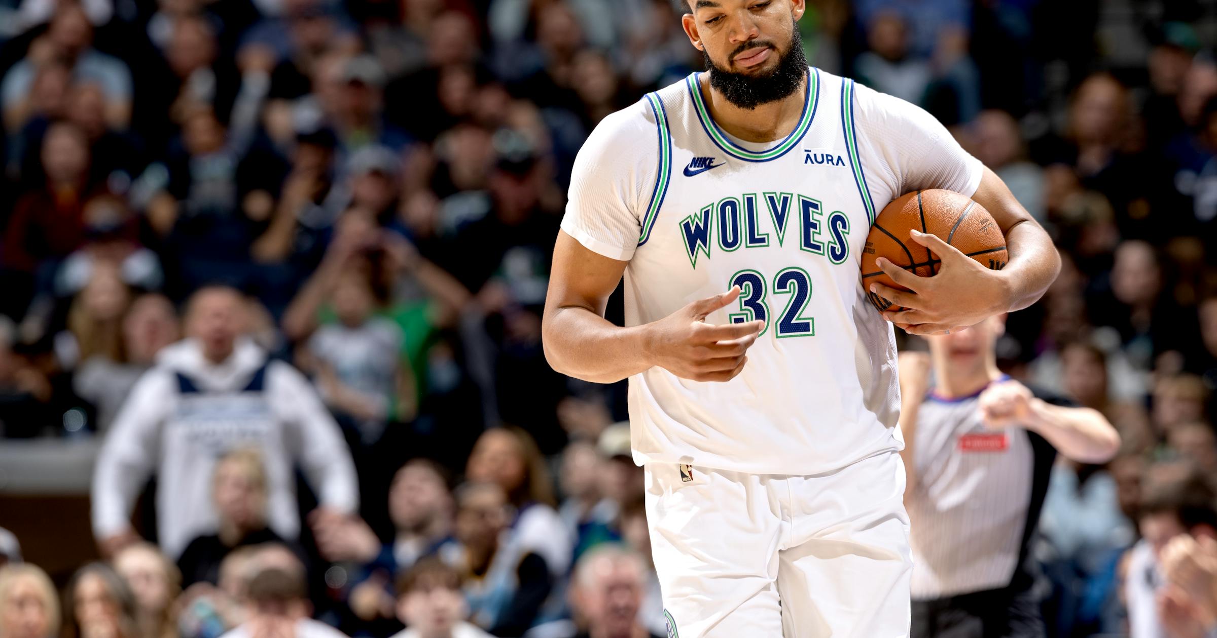 Timberwolves’ Karl-Anthony Towns sidelined with meniscus injury Timberwolves’ Karl-Anthony Towns sidelined with meniscus injury