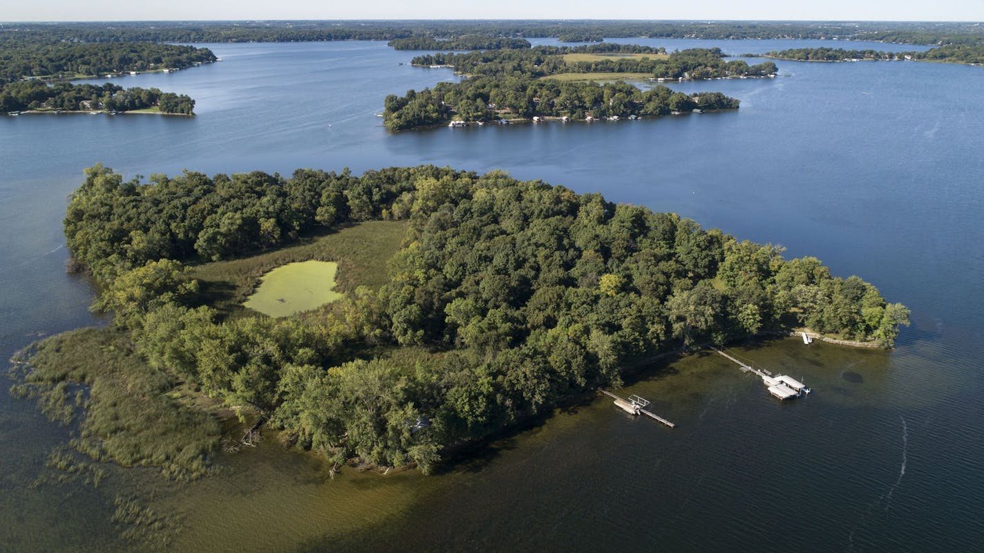 Spray Island property on Lake Minnetonka for sale for $2.75 million.