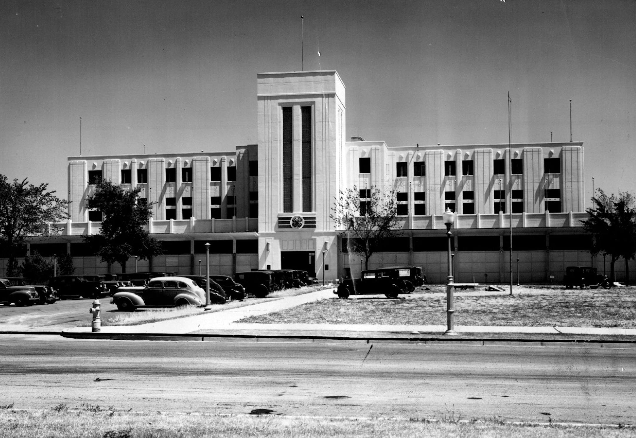 August 25, 1938 How New 4-H Building Will Look When Completed Visitors to the Minnesota State fair this year will see the Commencement of construction of a new 4-H club building which will be open for the 1939 fair. The building, being constructed by WPA, will be three stores high with a 90-foot tower. Construction is of architectural concrete throughout. The first floor in addition to containing an outer perimeter for exhibitors, will include a meeting hall for the 4-H clubs and space for 4-H e