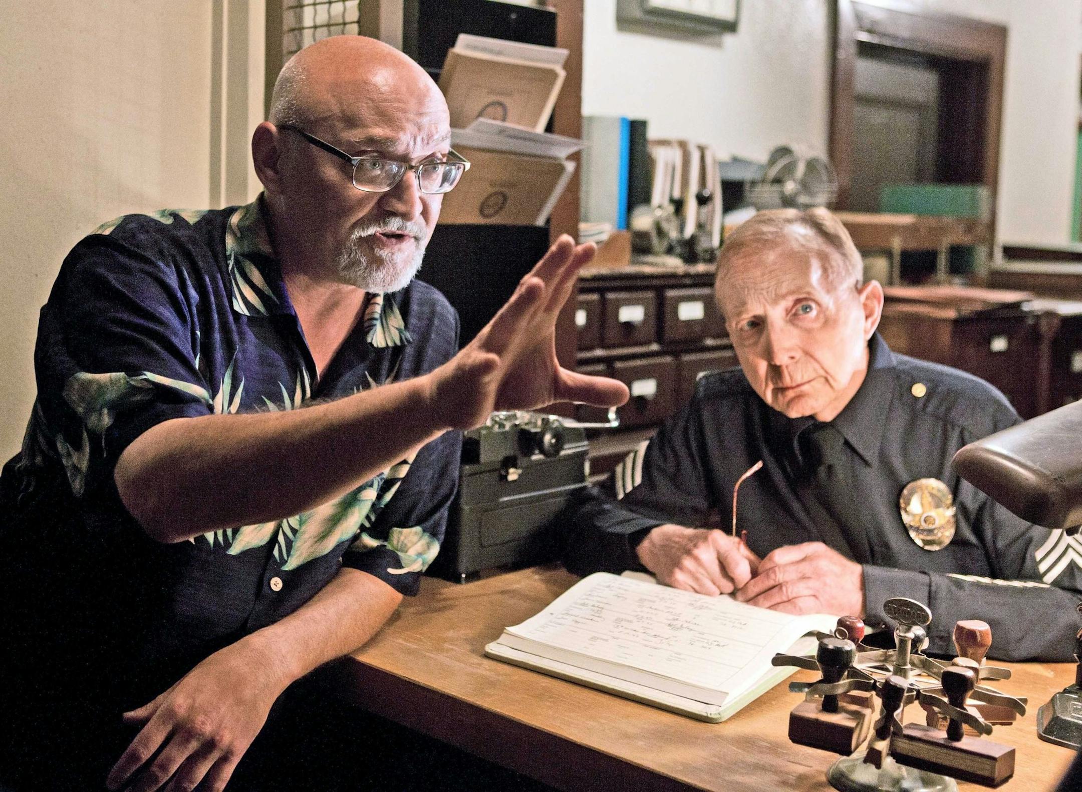 Frank Darabont, left, both writes and directs TNT's film-noir series about crime in L.A. in the '50s called, "Mob City." The series premieres Dec. 4. (Courtesy TNT/MCT) ORG XMIT: 1146009