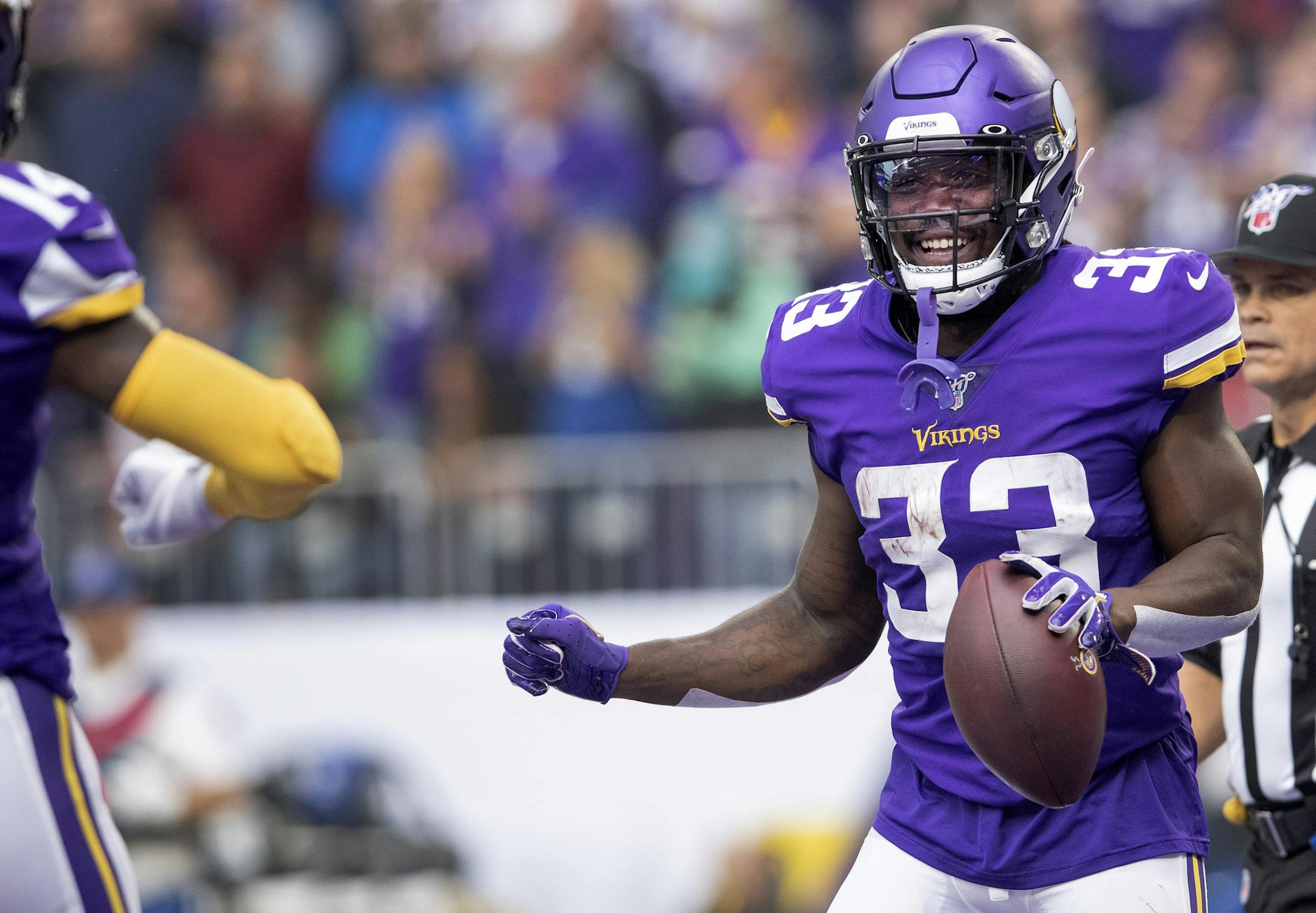 Minnesota Vikings running back Dalvin Cook (33). ] CARLOS GONZALEZ &#x2022; cgonzalez@startribune.com &#x2013; Minneapolis, MN &#x2013; September 8, 2019, U.S. Bank Stadium, NFL, Minnesota Vikings vs. Atlanta Falcons
