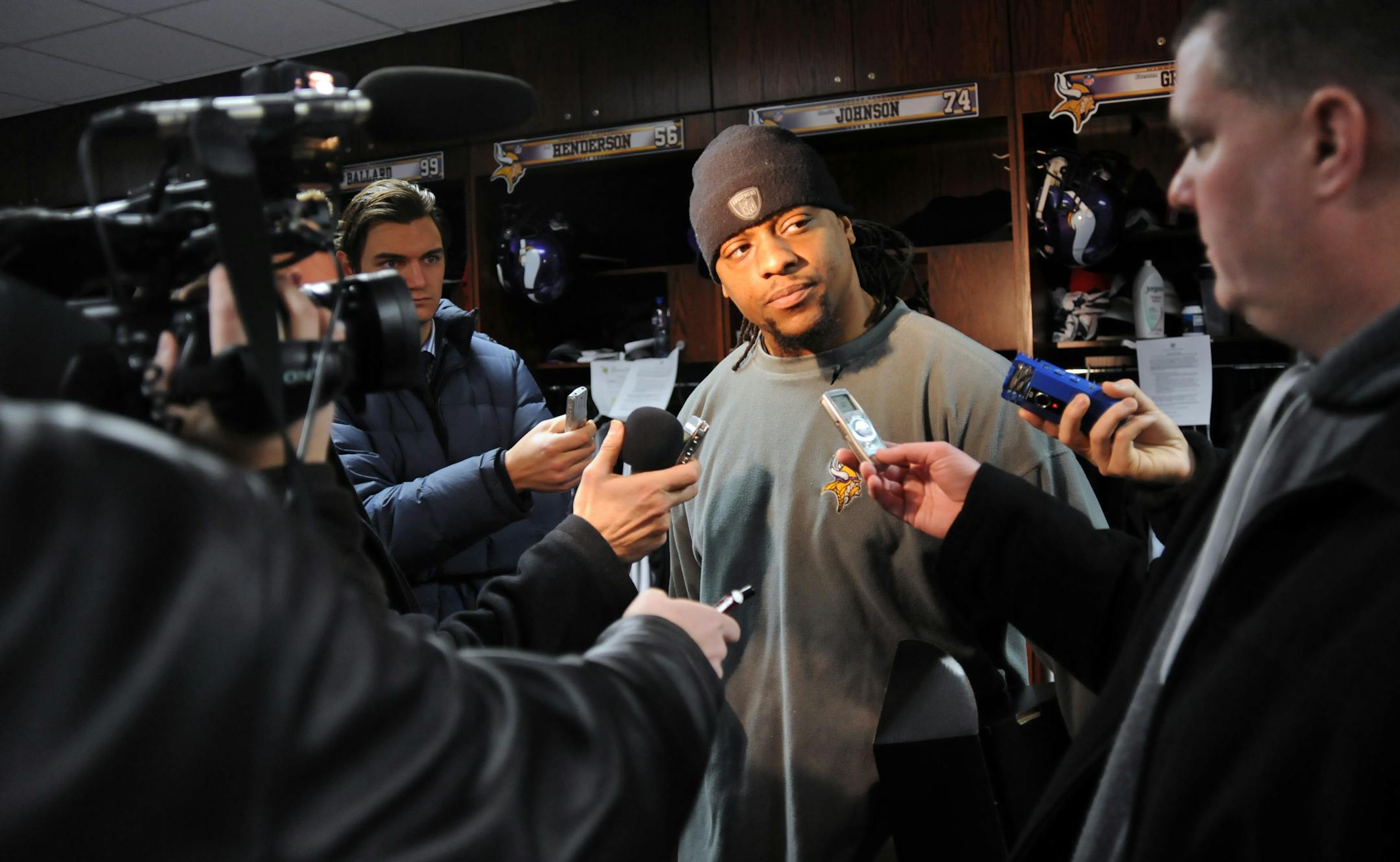 The Minnesota Viking's E. J. Henderson talked to the media about the losing season and cleaned out this locker at Winter Park on Monday January 2, 2012 in Eden Prairie, Minn. ] Richard.Sennott@startribune.com Richard Sennott/Star Tribune. Eden Prairie, Minn. Monday 01/02/12) ** (cq)