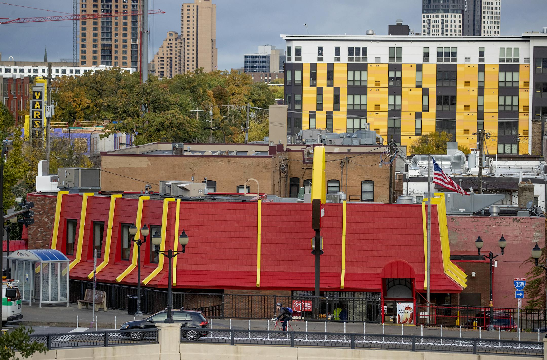 A Chicago developer has submitted a new plan that would pare a proposed 25-story high-rise apartment in the Dinkytown neighborhood near the University of Minnesota to10 stories. (ELIZABETH FLORES, liz.flores@startribune.com) ORG XMIT: MIN1910111047482374