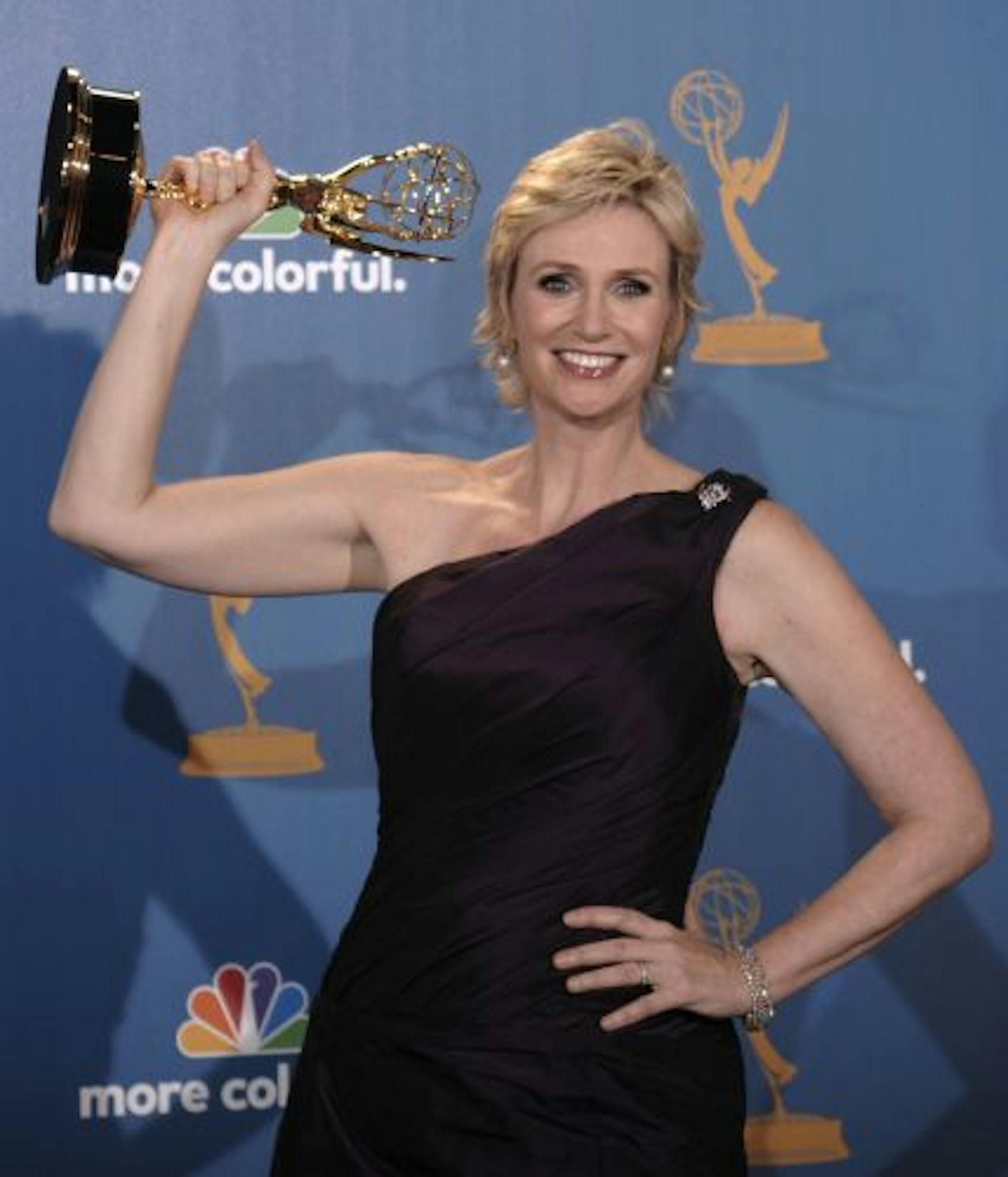Jane Lynch will guest star on "iCarly."