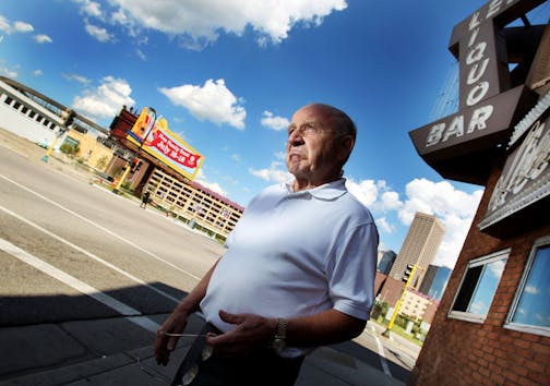 Louie Sirian is finally selling out after running Lee's Liquor Lounge in Minneapolis' North Loop for four decades.