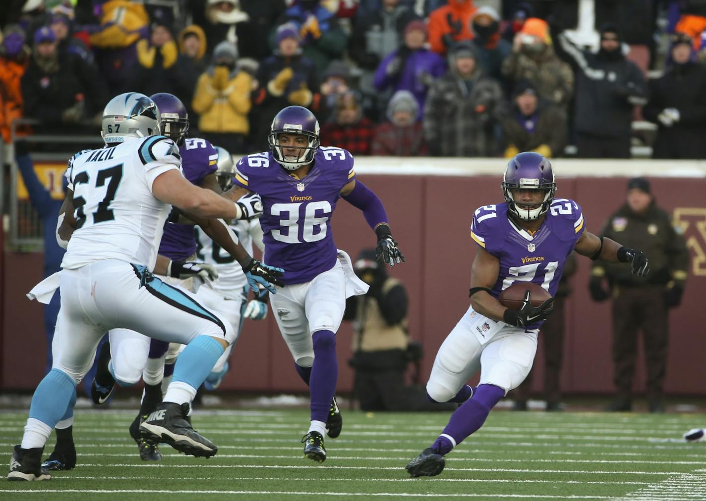 Minnesota Vikings cornerback Josh Robinson (21)