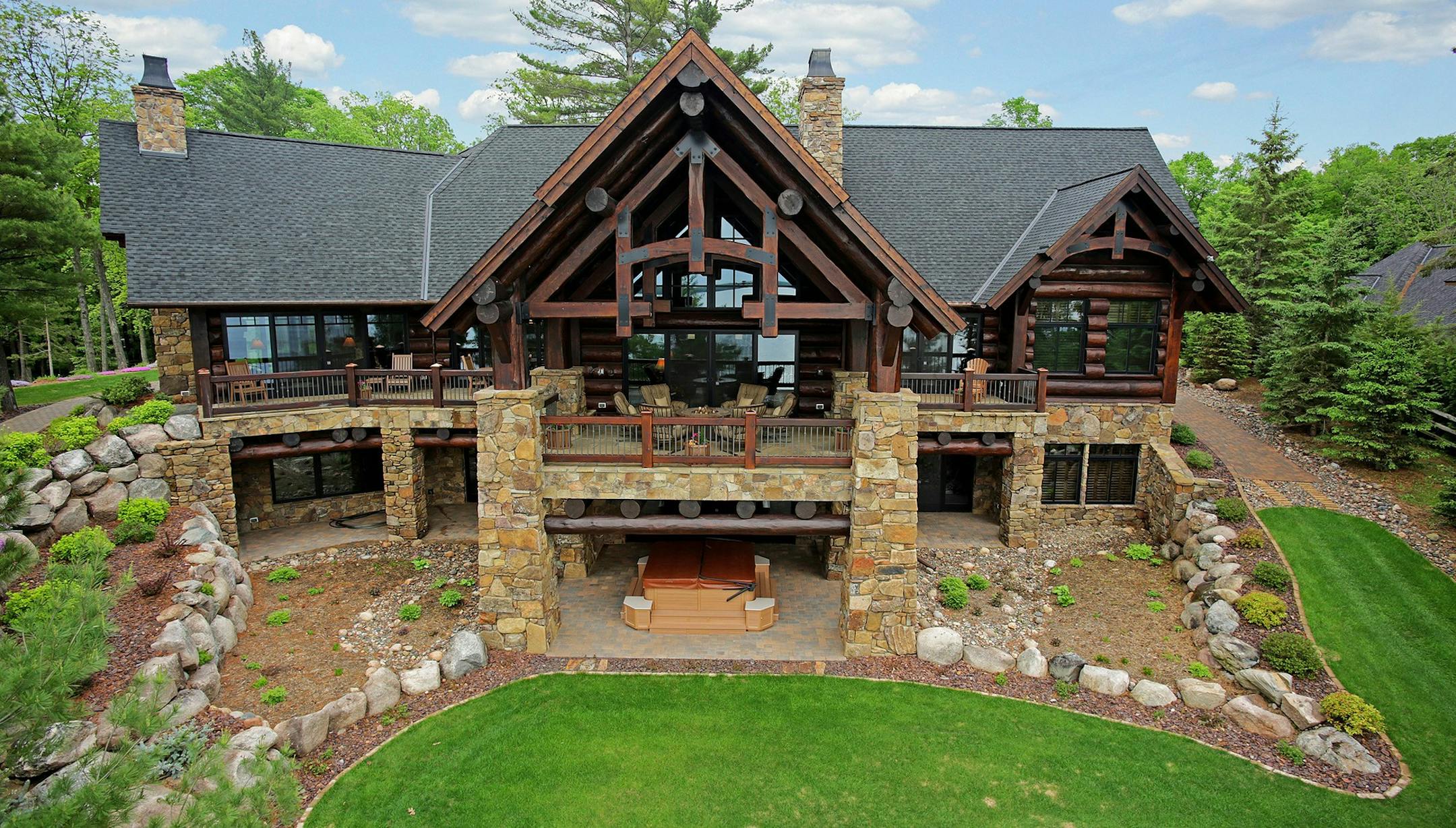 $5.999 million ultimate Gull Lake getaway for sale near Nisswa, Minn. Credit Spacecrafting