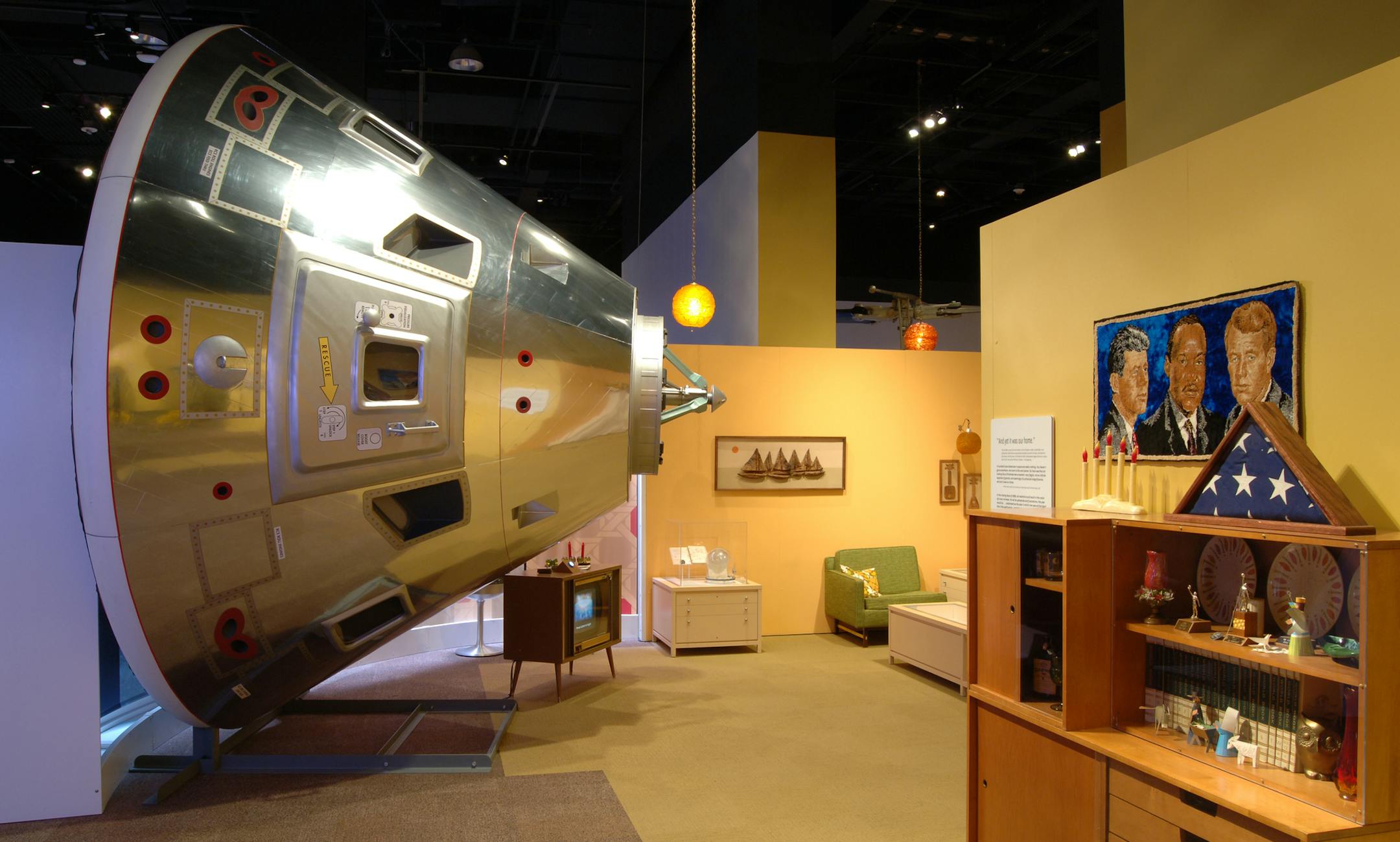 Replica of Apollo 8, part of "The 1968 Exhibit" at Minnesota History Center. ORG XMIT: Documentation of 1968 Exhibit