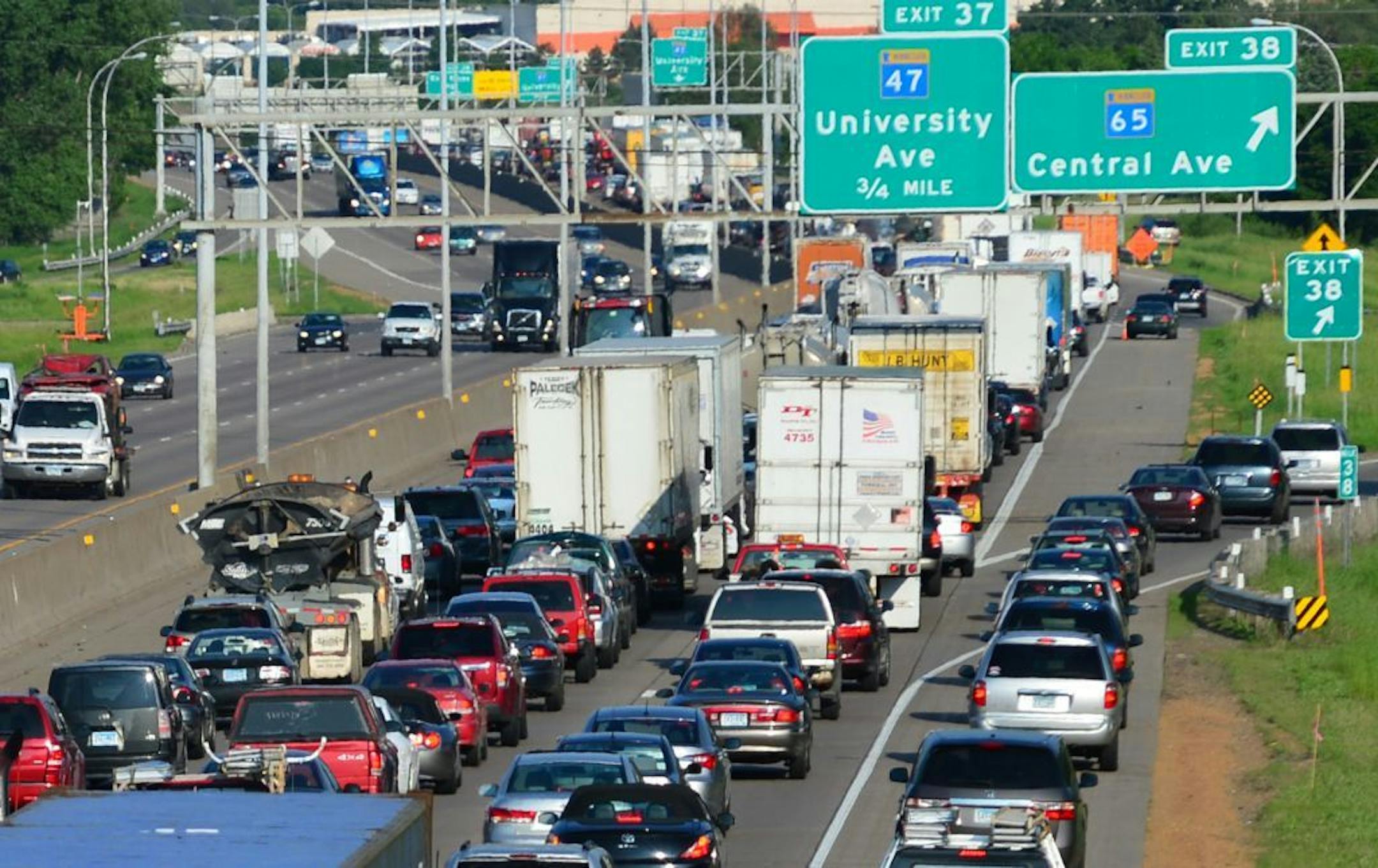 694 west bound was backed up at a near standstill during rush hour