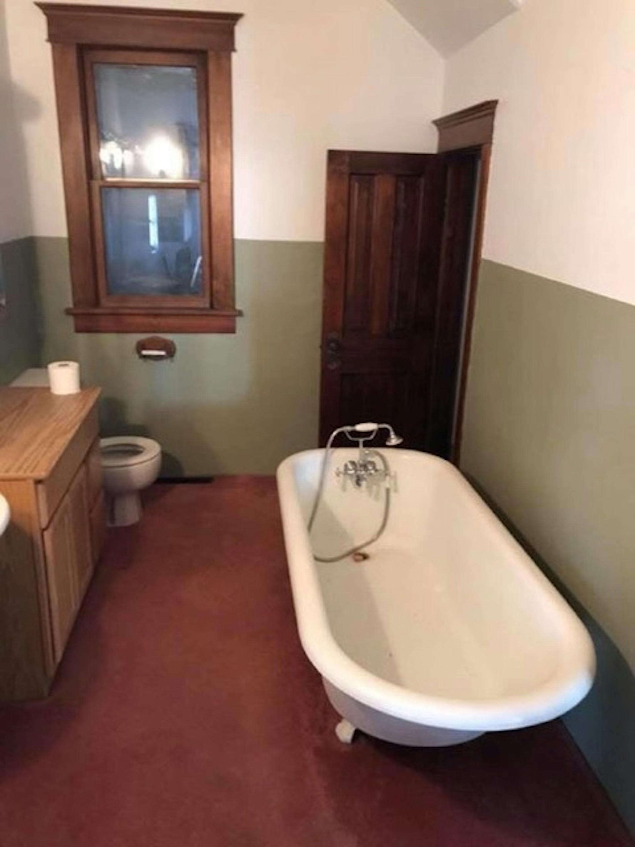 This Iowa farmhouse's owners restored the woodwork to its early 20th-century grandeur. They offered the house for free on Craigslist, and found a Minnesota taker.