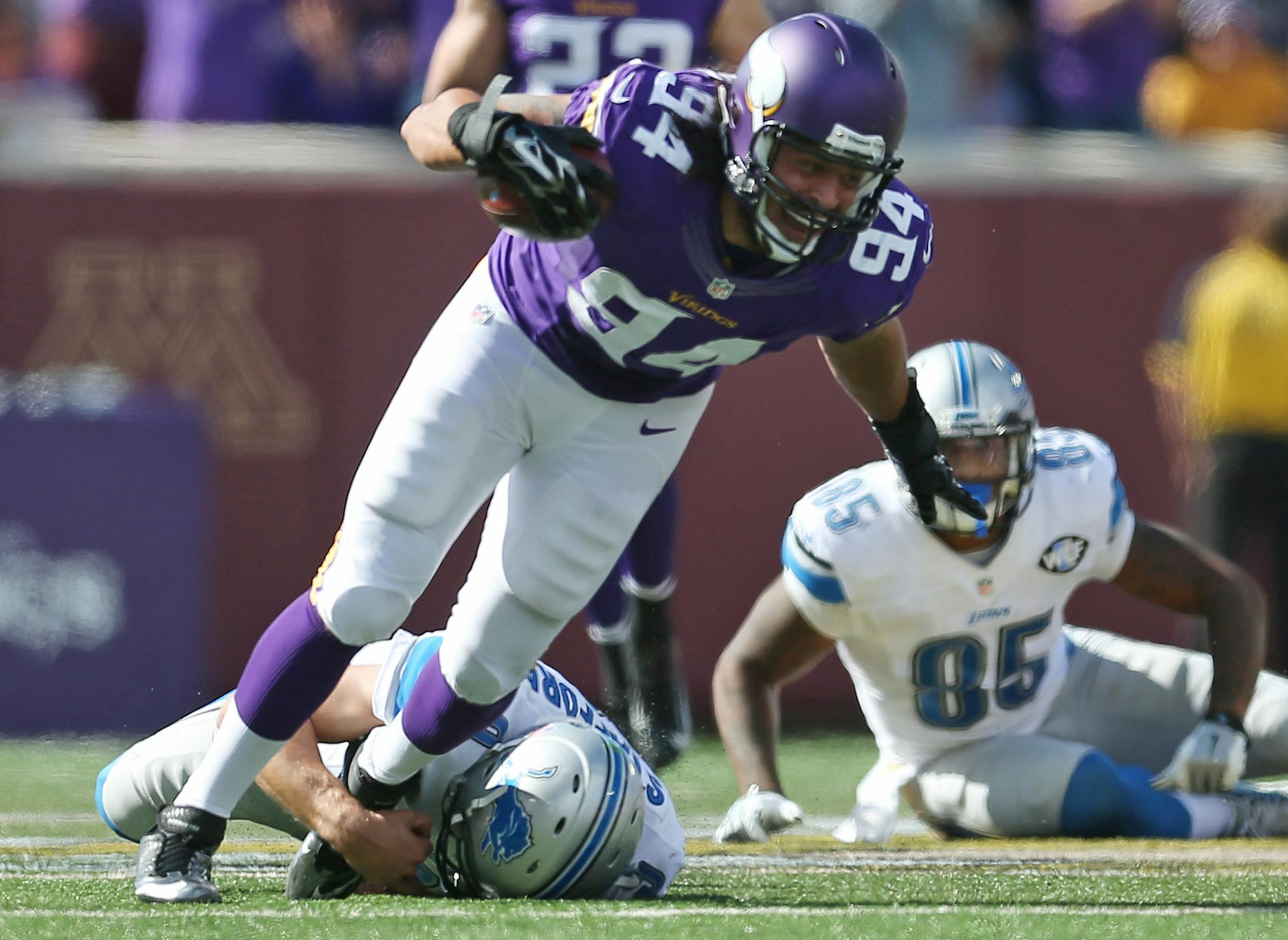 Minnesota Vikings defensive end Justin Trattou (94)