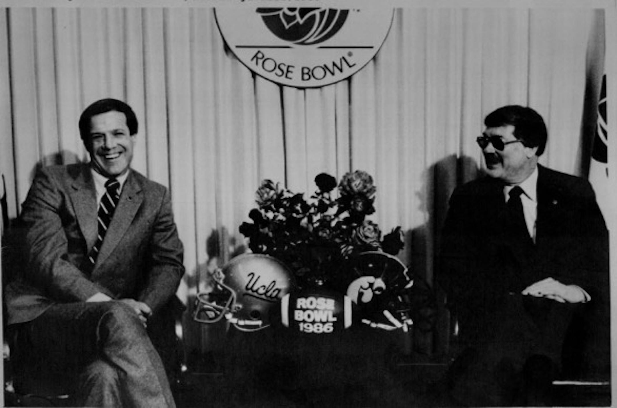 UCLA football coach Terry Donahue, left, and Iowa football coach Hayden Fry met with the media ahead of the 1986 Rose Bowl in Pasadena, California.