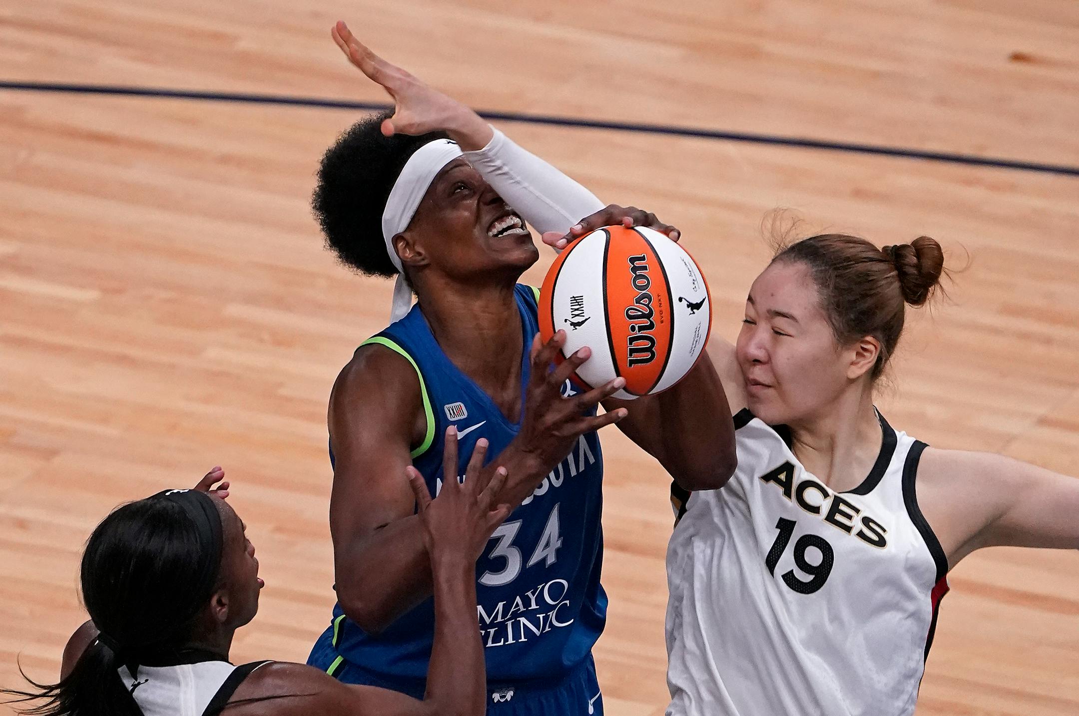 Minnesota Lynx center Sylvia Fowles (34) was fouled by Las Vegas Aces center JiSu Park (19) during the third quarter. ] LEILA NAVIDI • leila.navidi@startribune.com